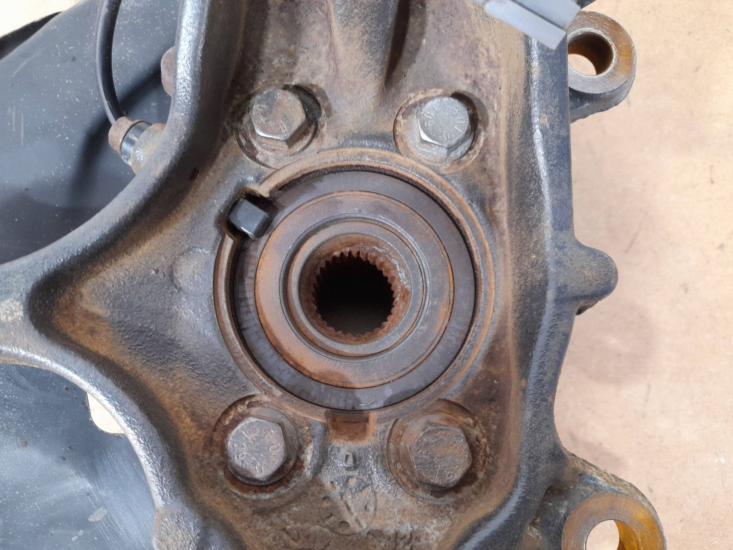 Nissan Qashqai J11 swing front left (Z664)