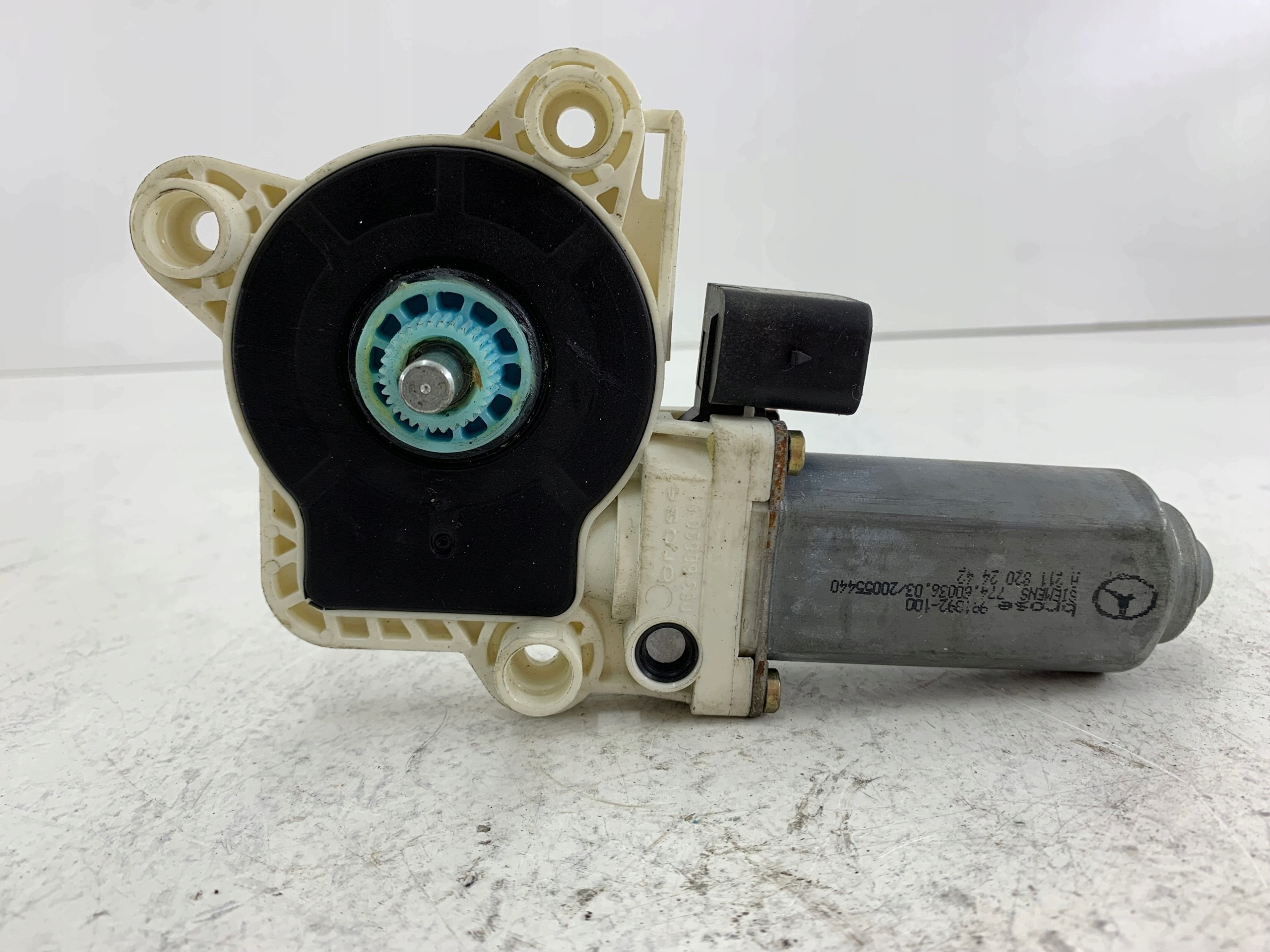 MERCEDES W211 mini motor windows right rear part A2118202442