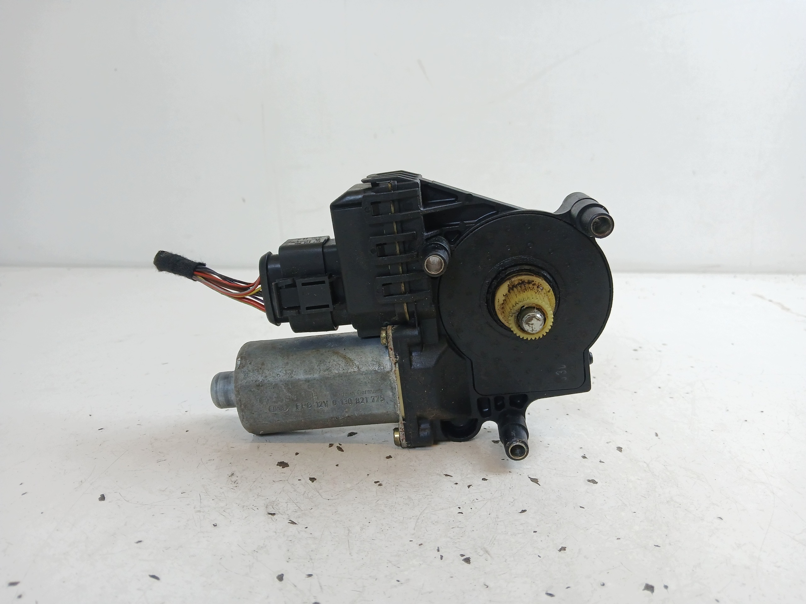 AUDI A6 C5 mini motor windows left front 0130821775