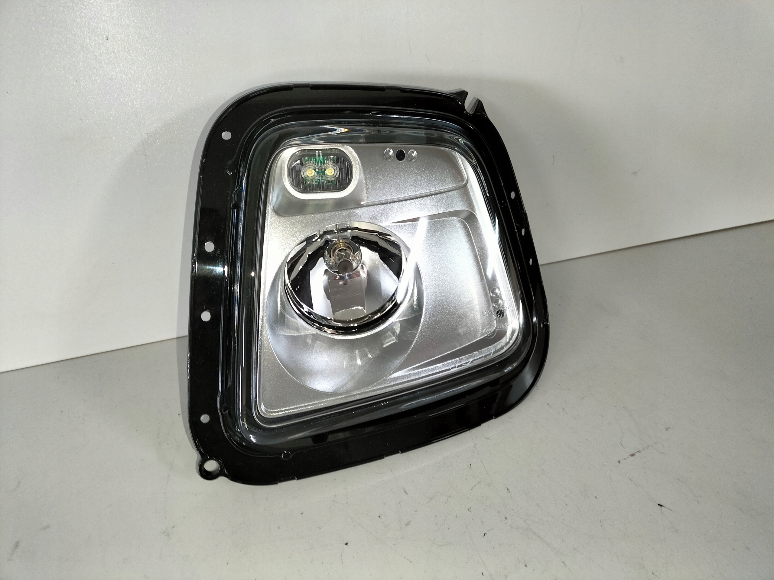 NEBELSCHEINWERFER DACH OBEN LINKS VOLVO FH4 12