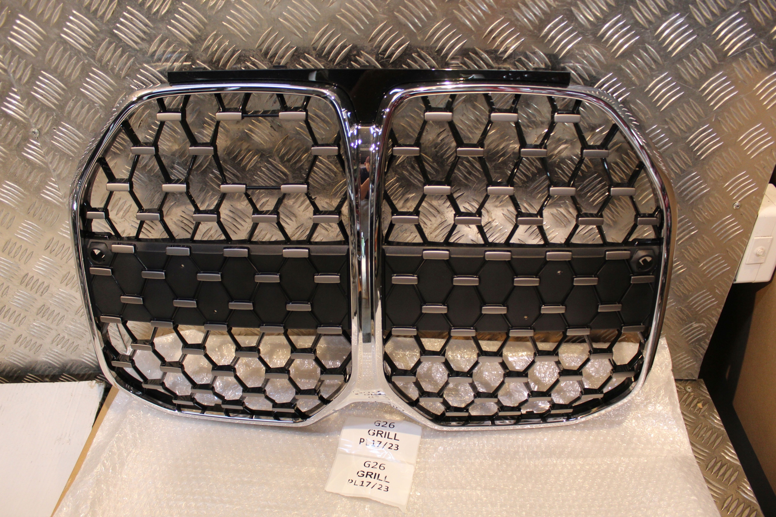 BMW G26 ATRAPA GRILL NERKA 8738570