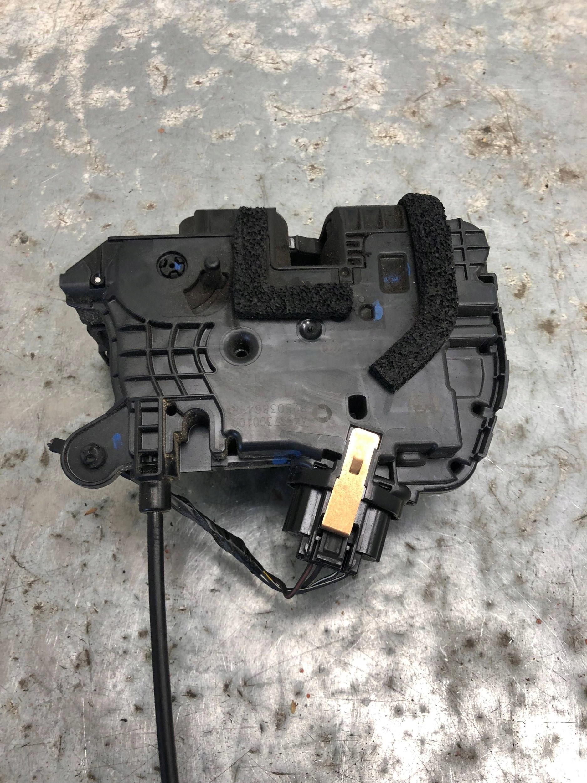 lock door left rear part SMART 453 A4537300100