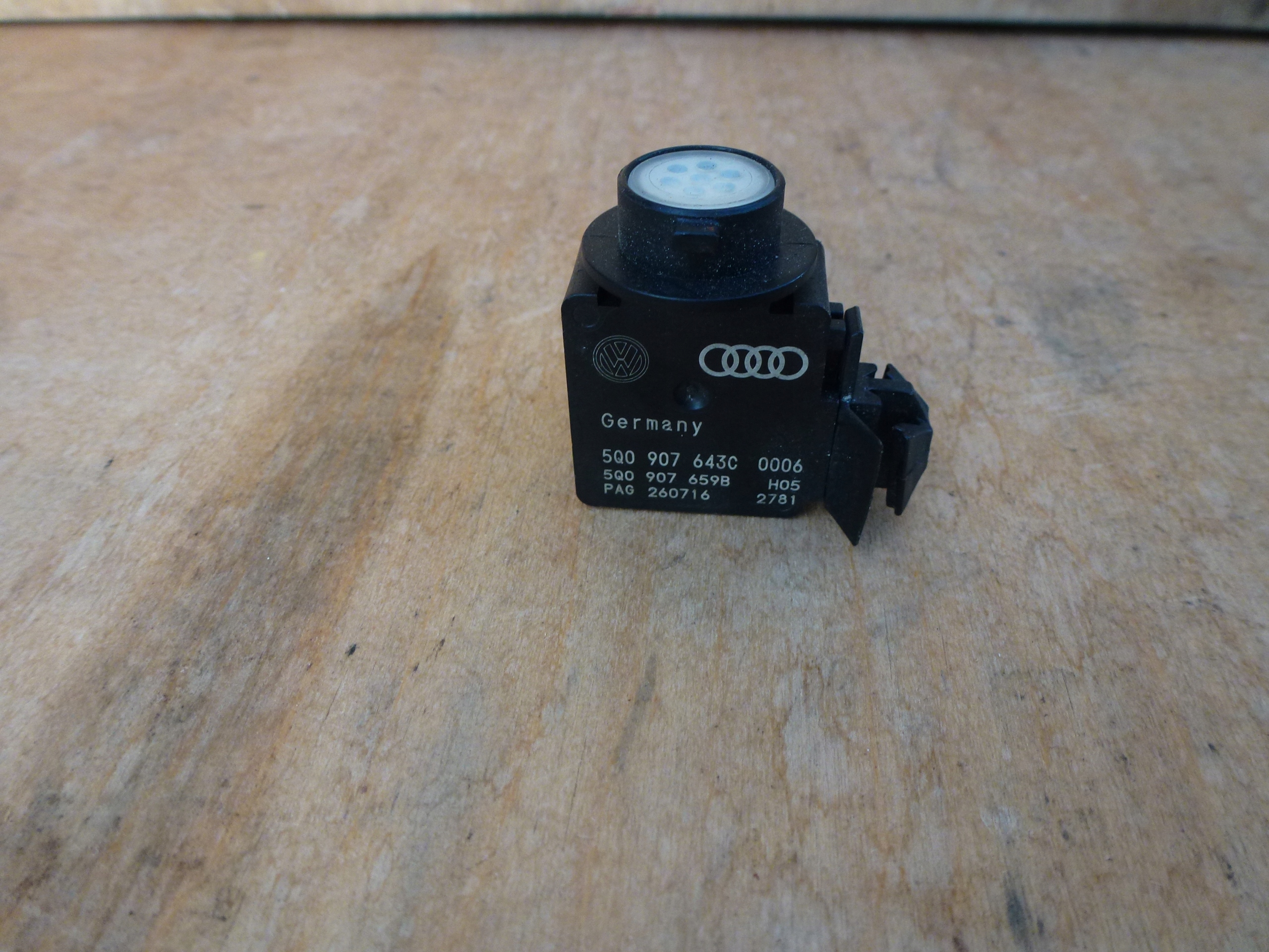 ДАТЧИК 5Q0907643C SKODA OCTAVIA VW GOLF VII AUDI