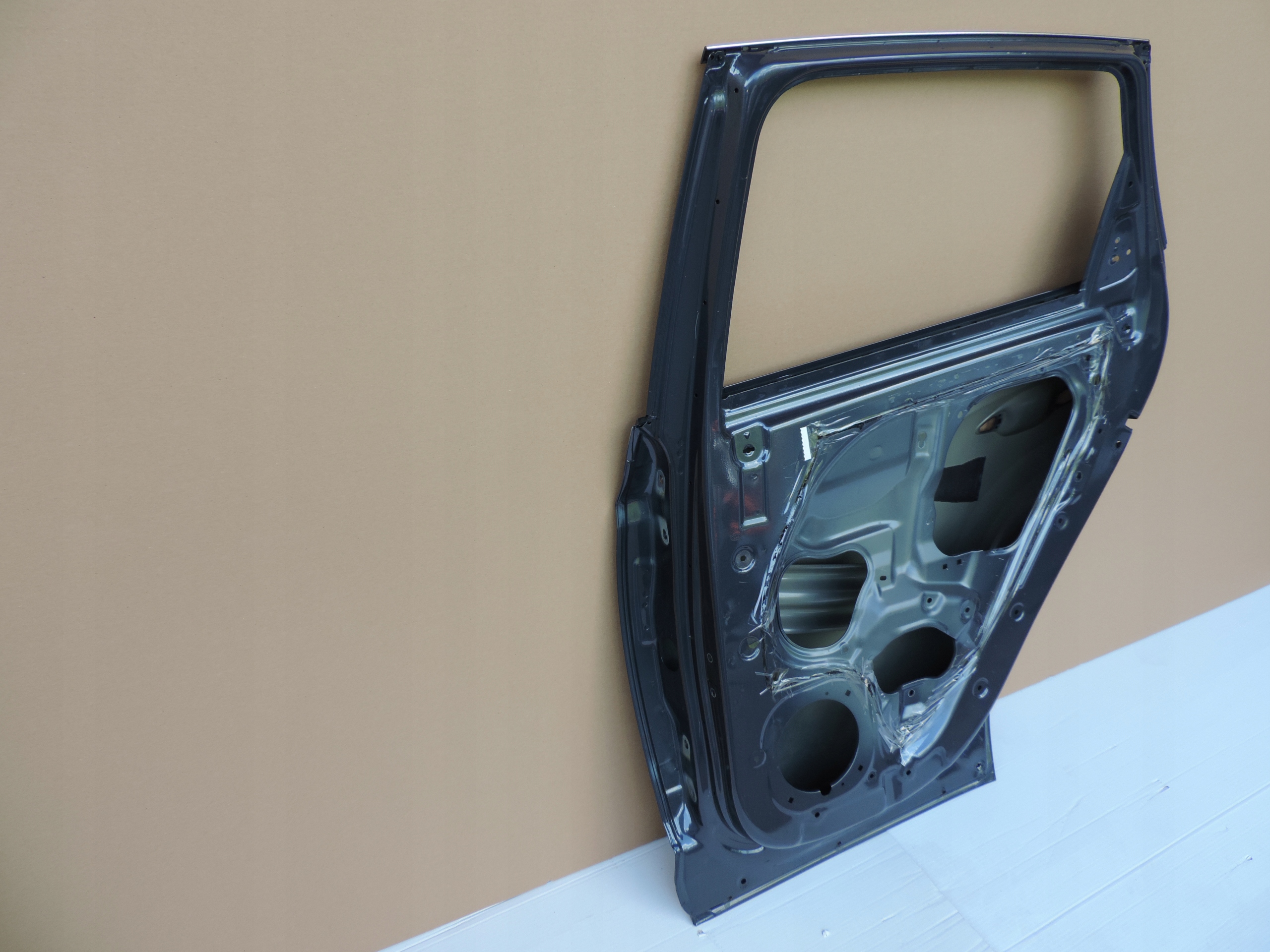 Hyundai TUCSON 2021 2022 2023 дверь правая задняя