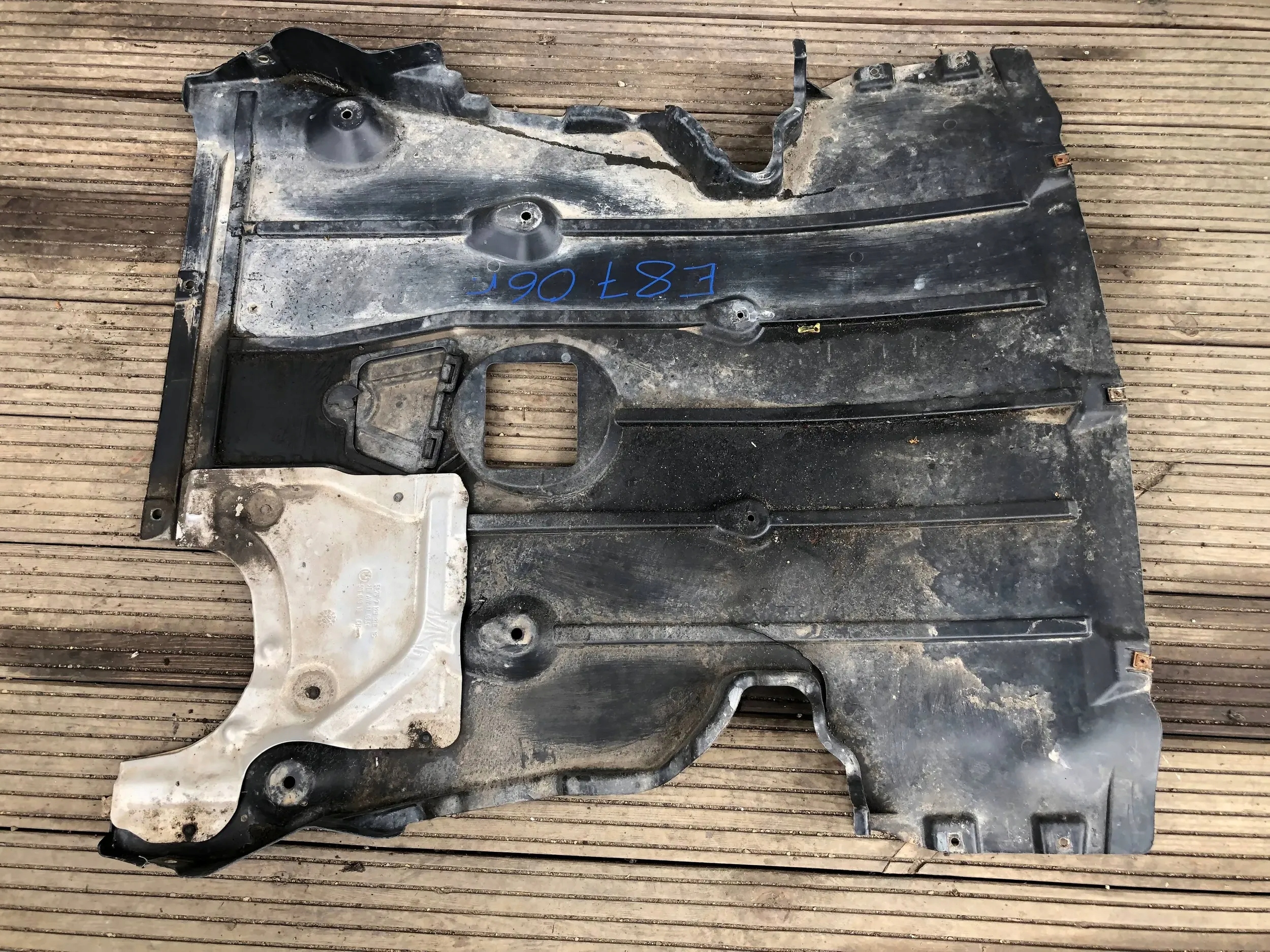 Blende Abdeckung unter Motor BMW E87 7129318
