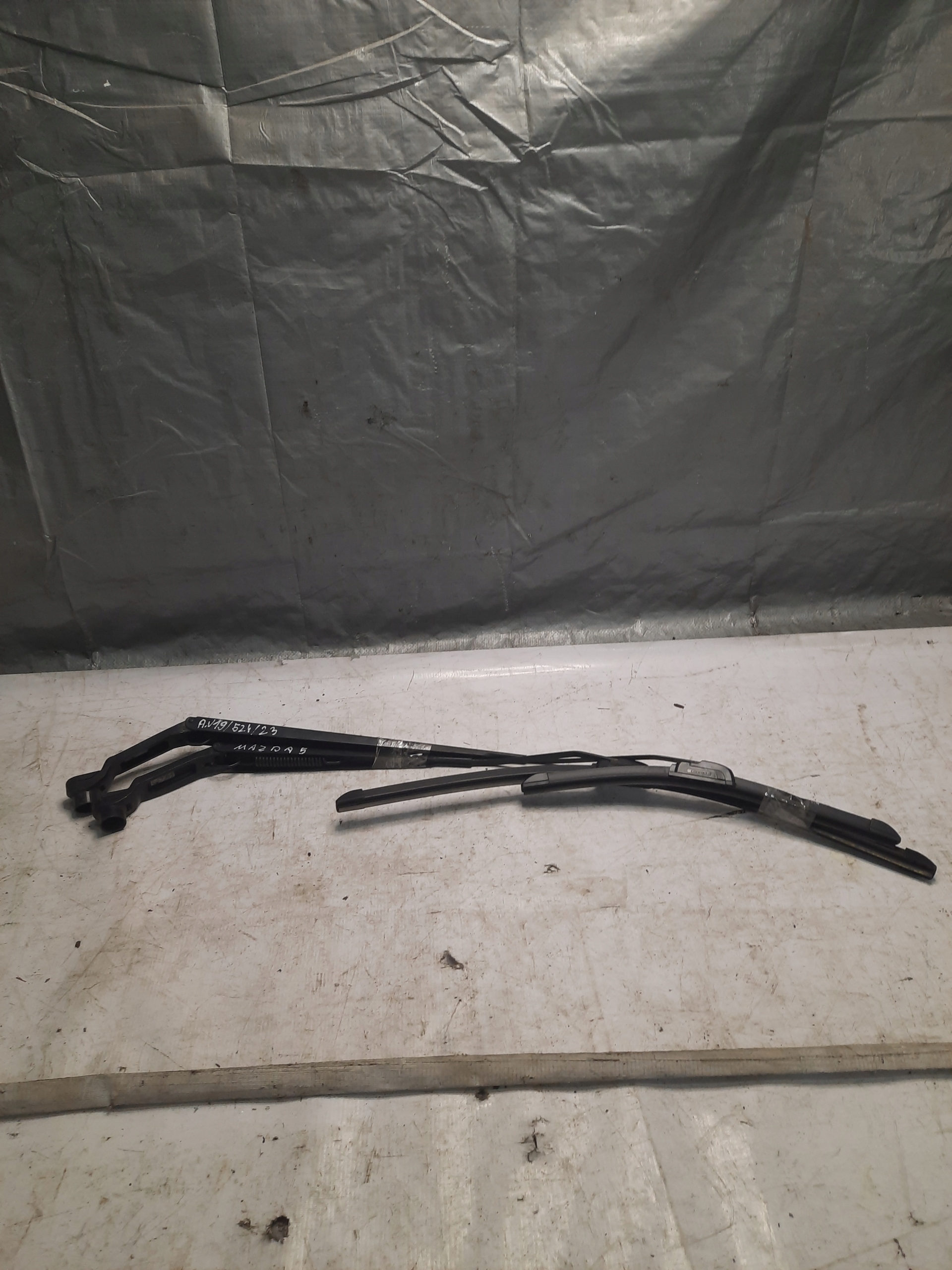wiper arms front komplet Mazda 5