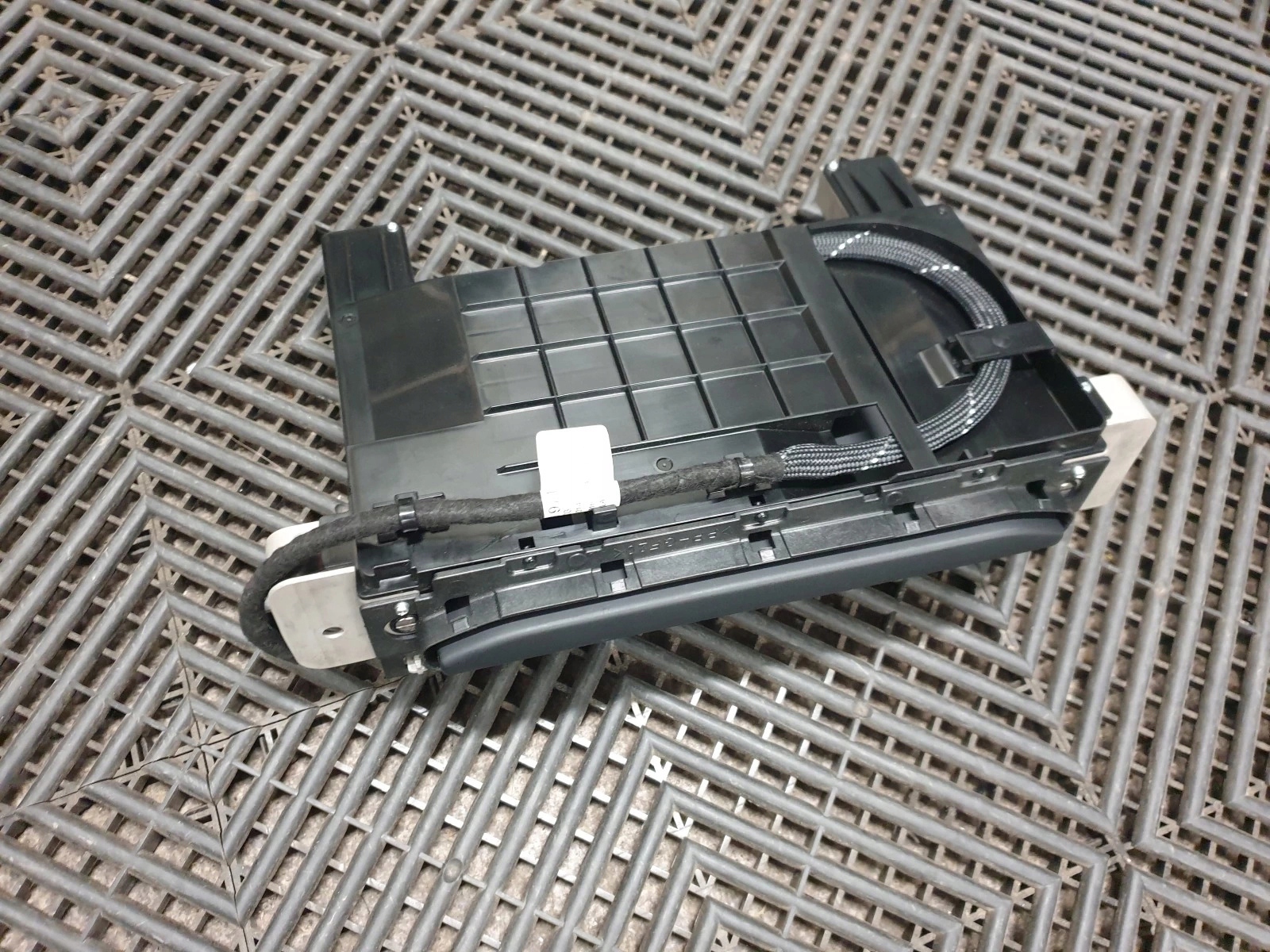 4M0857273B - Экран дисплей навигация AUDI Q7 4M 2015-