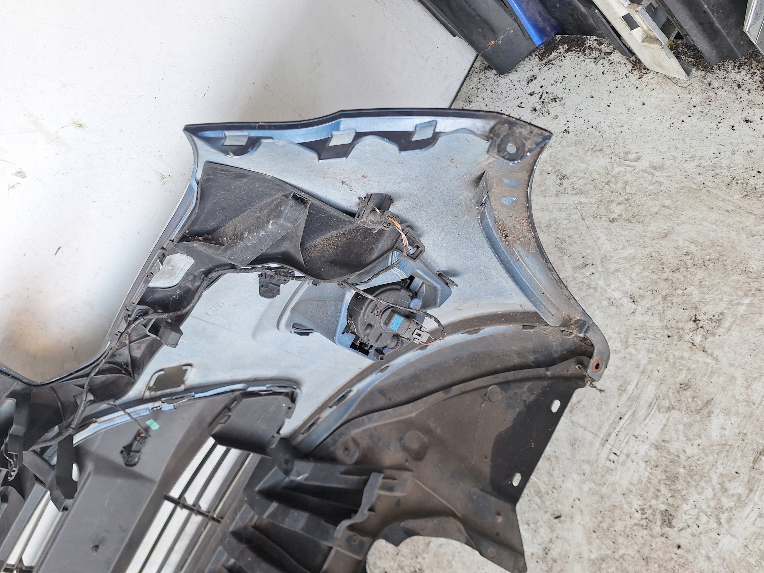 FORD C-MAX MK2 11-14 bumper + PDC