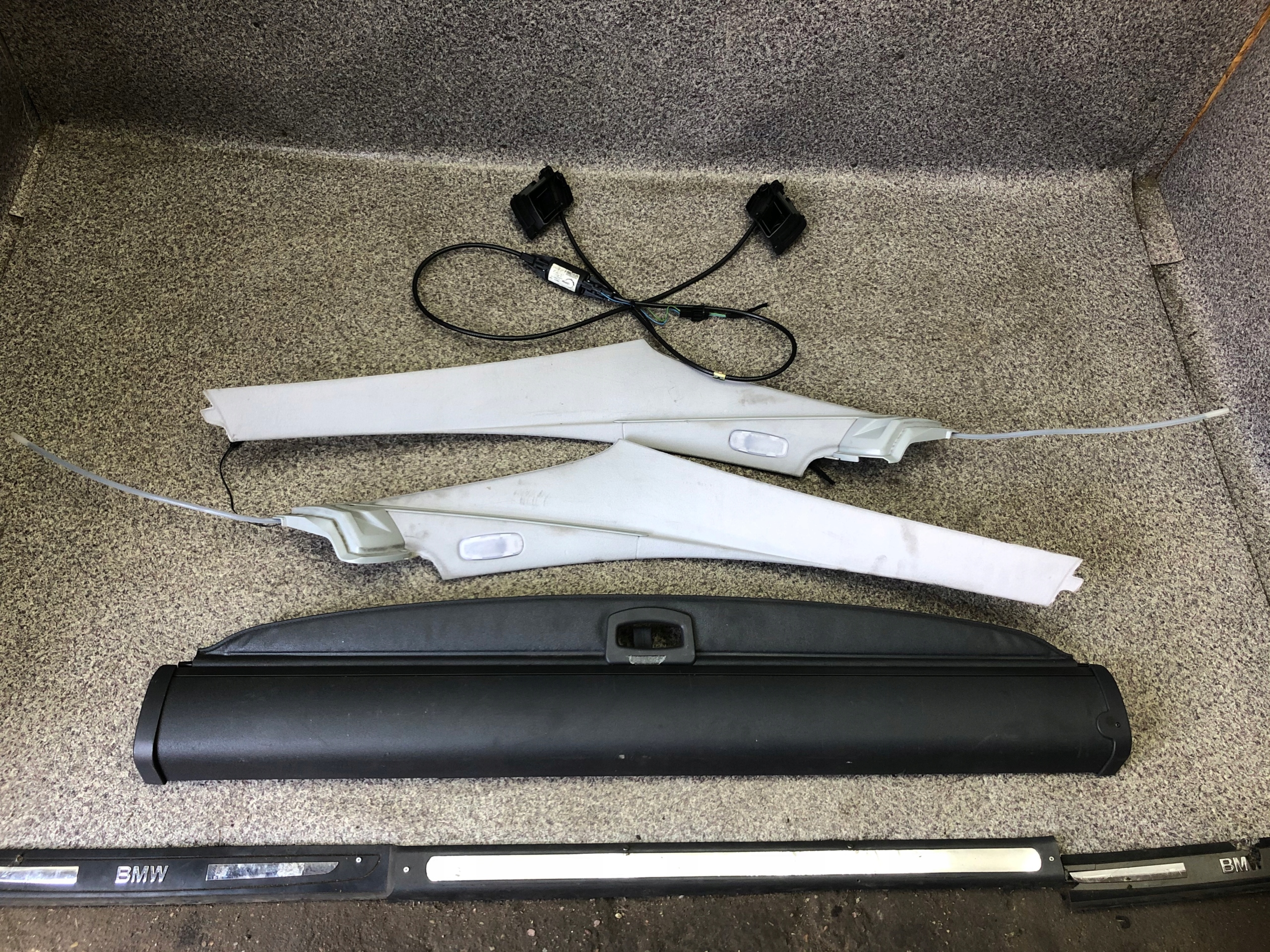 2118203942 - W211 рольставни сетка моторов направляющие багазника