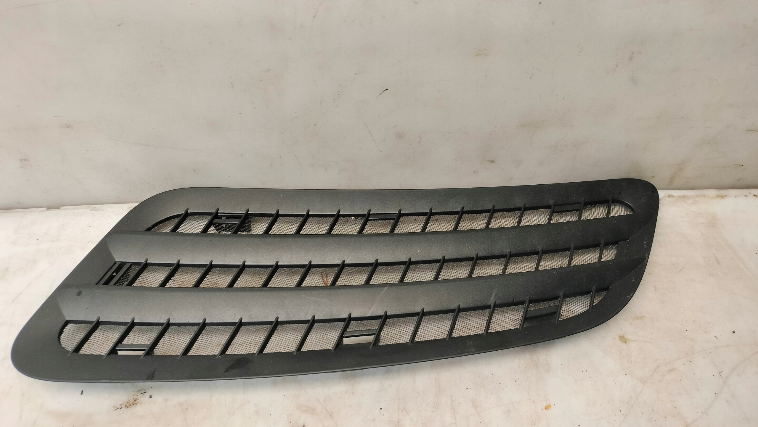 MERCEDES SPRINTER W907 KRATKA MASKI LEWA a9108360000