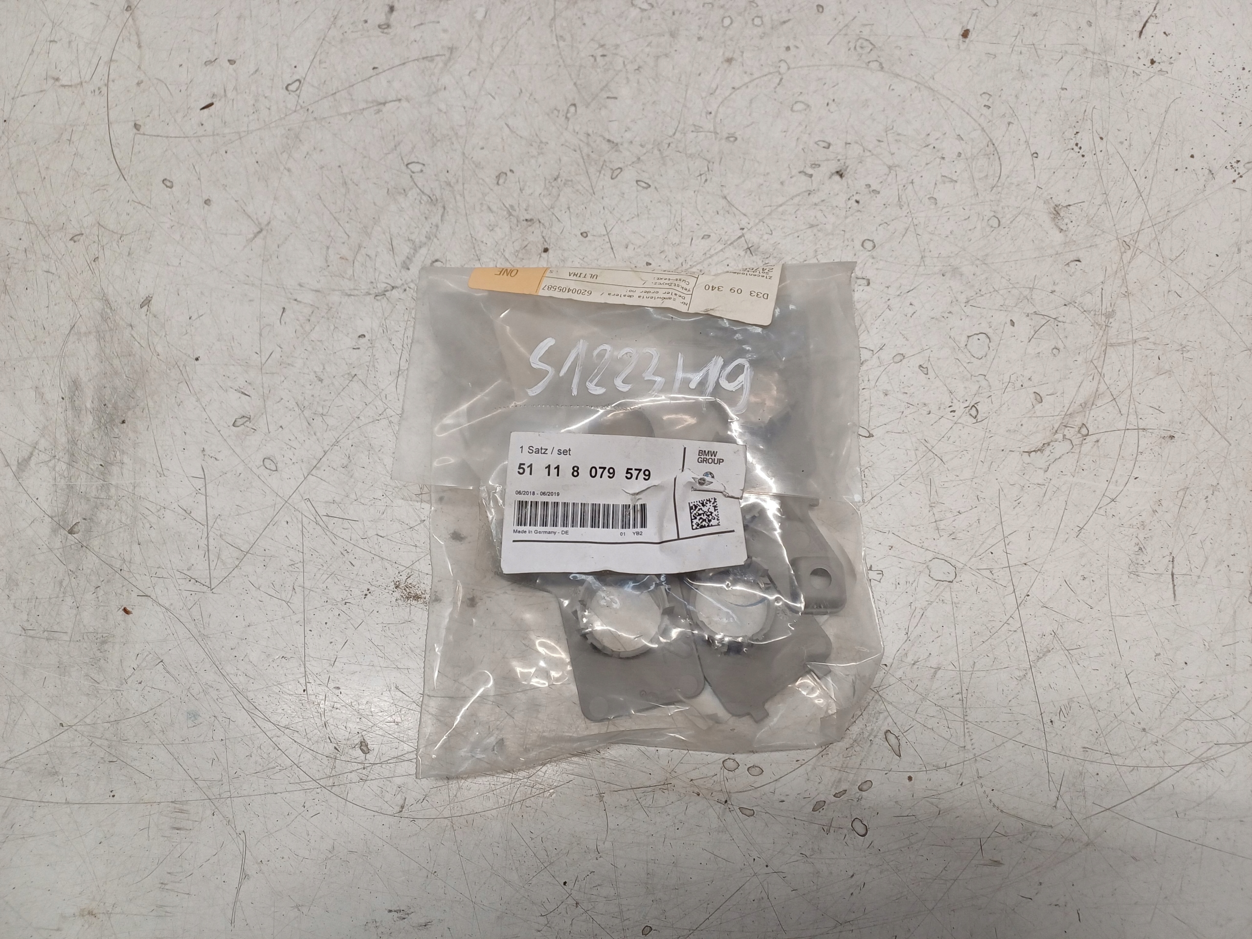 BMW F20 F21 LCI MOCOWANIE KOSZYK PDC TYŁ 8079579