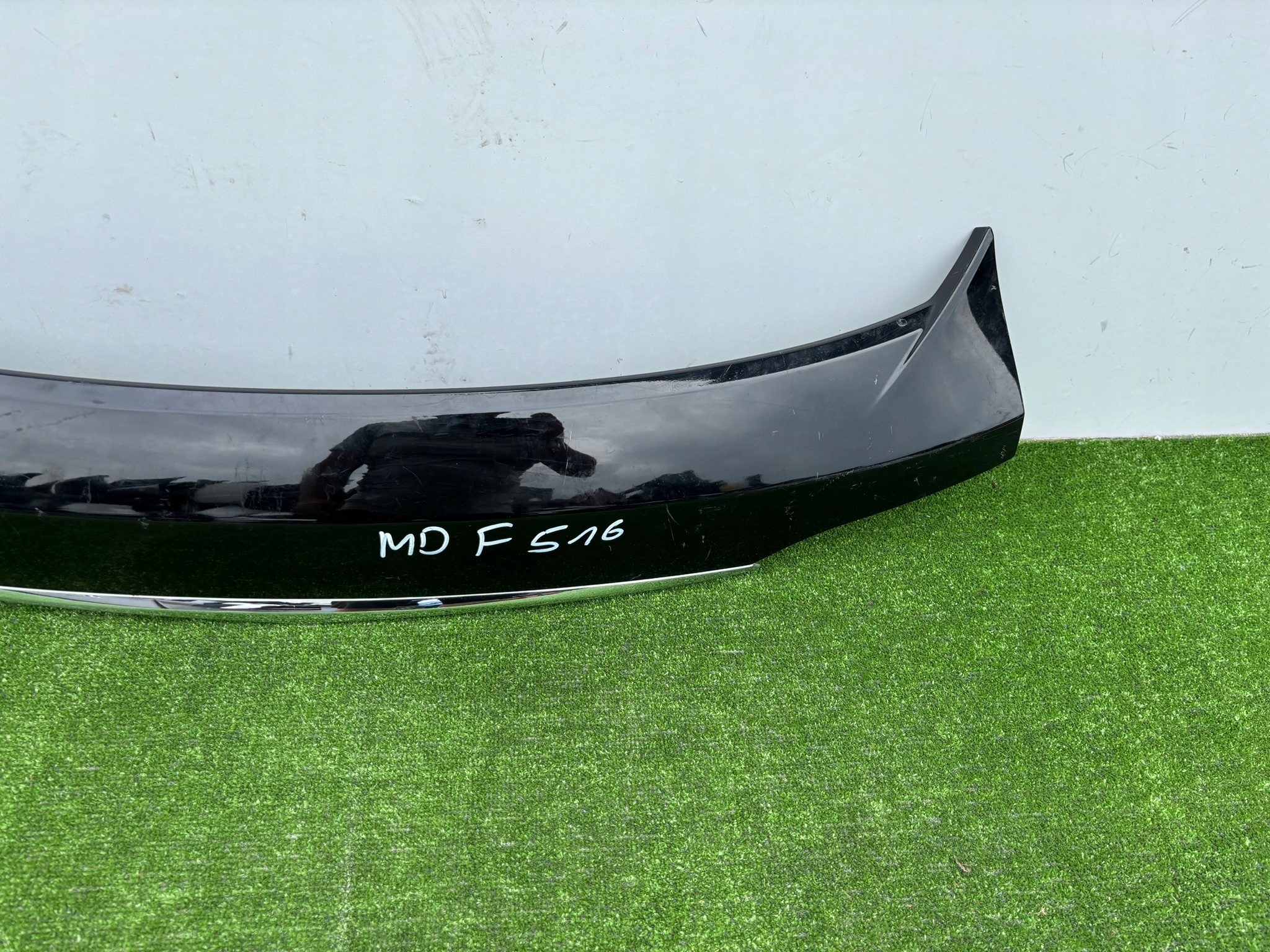 MASERATI LEVANTE cap moulding bonnet cap 670042733 MDF516