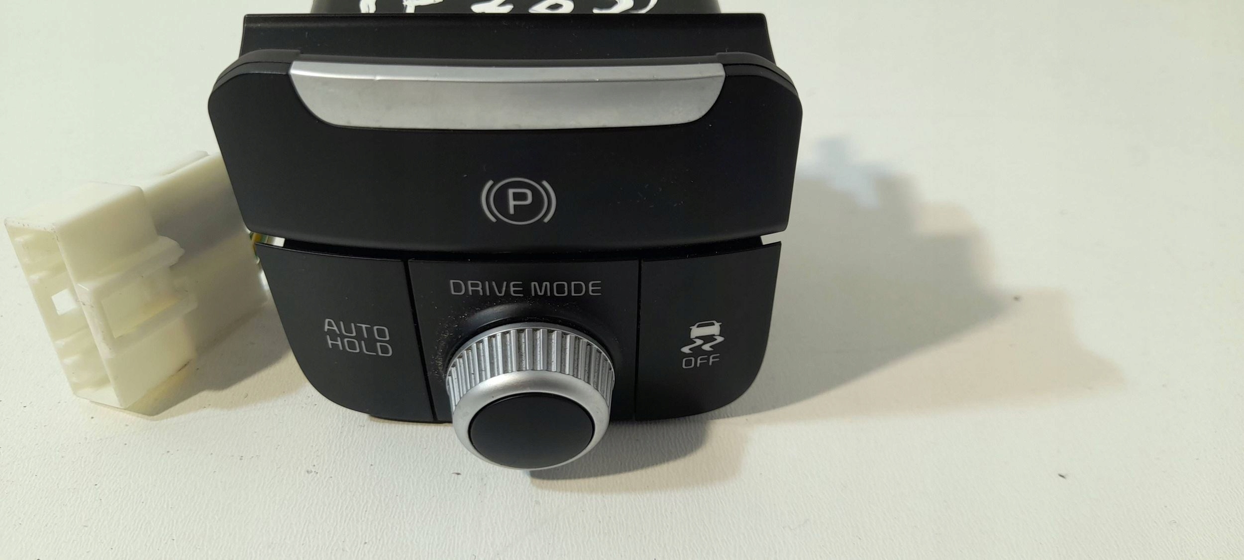 Kia Stinger button / switch electric brake 93766J5500 (F283)