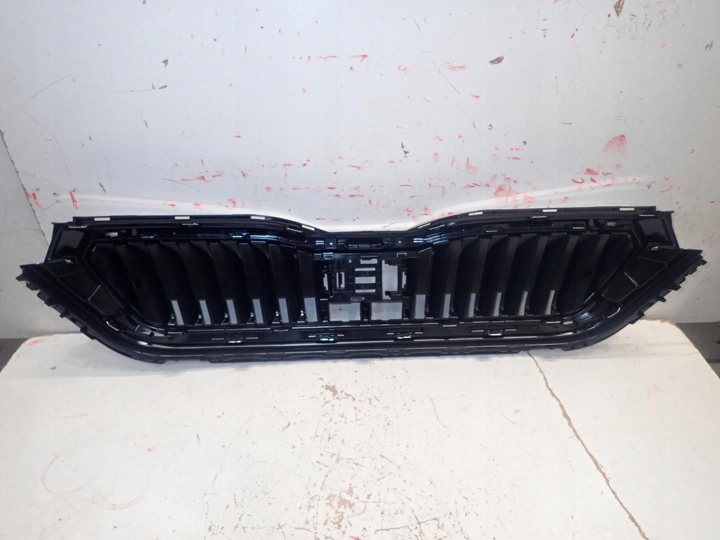 GRILL SKODA SCALA 2019- 657853653A