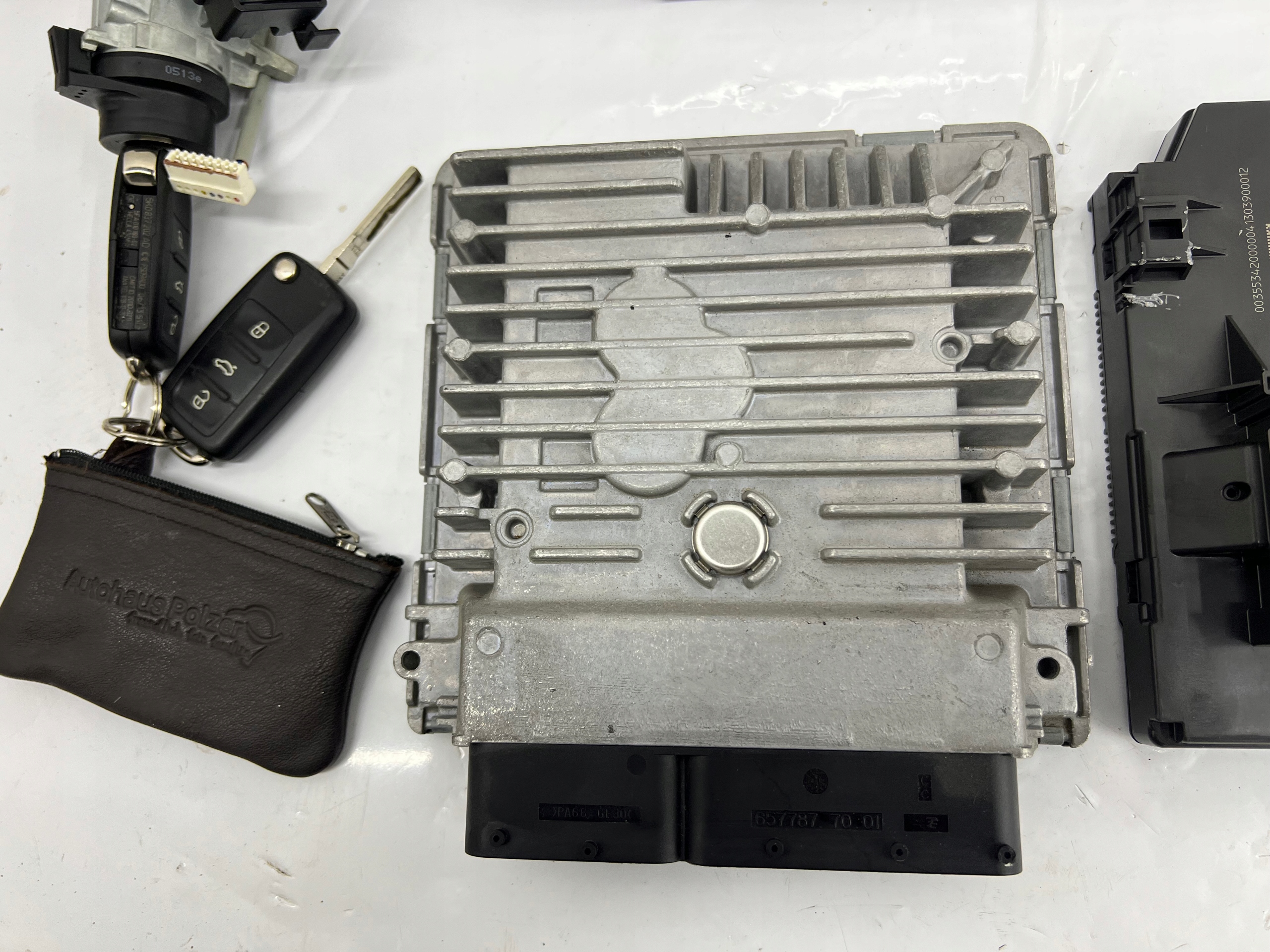 VW CADDY III 10-15 LIFT 1.6TDI CAY running board STARTOWY key computer