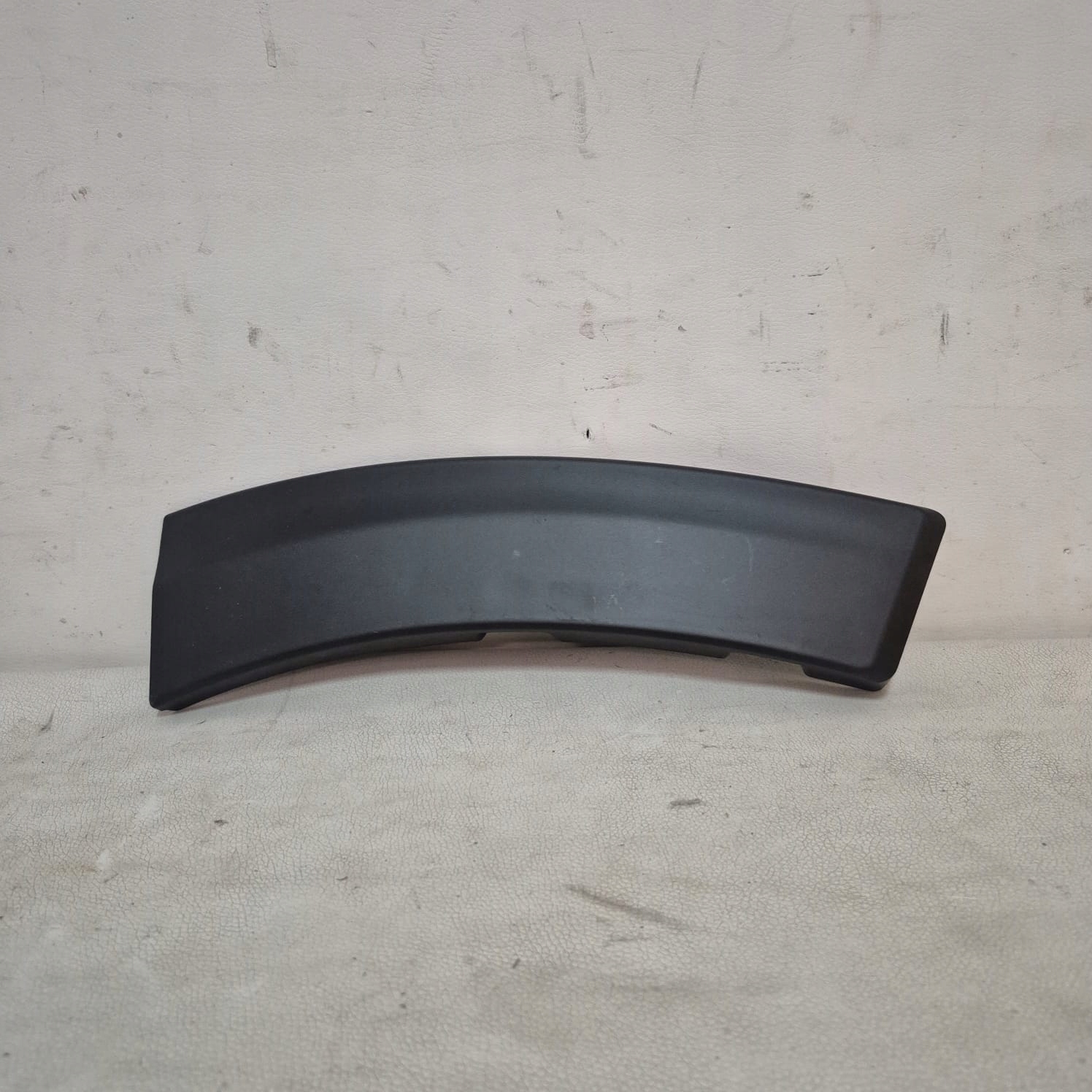 SUBARU OUTBACK 14-19r. -> moulding cap of a bumper right front E2017AL215