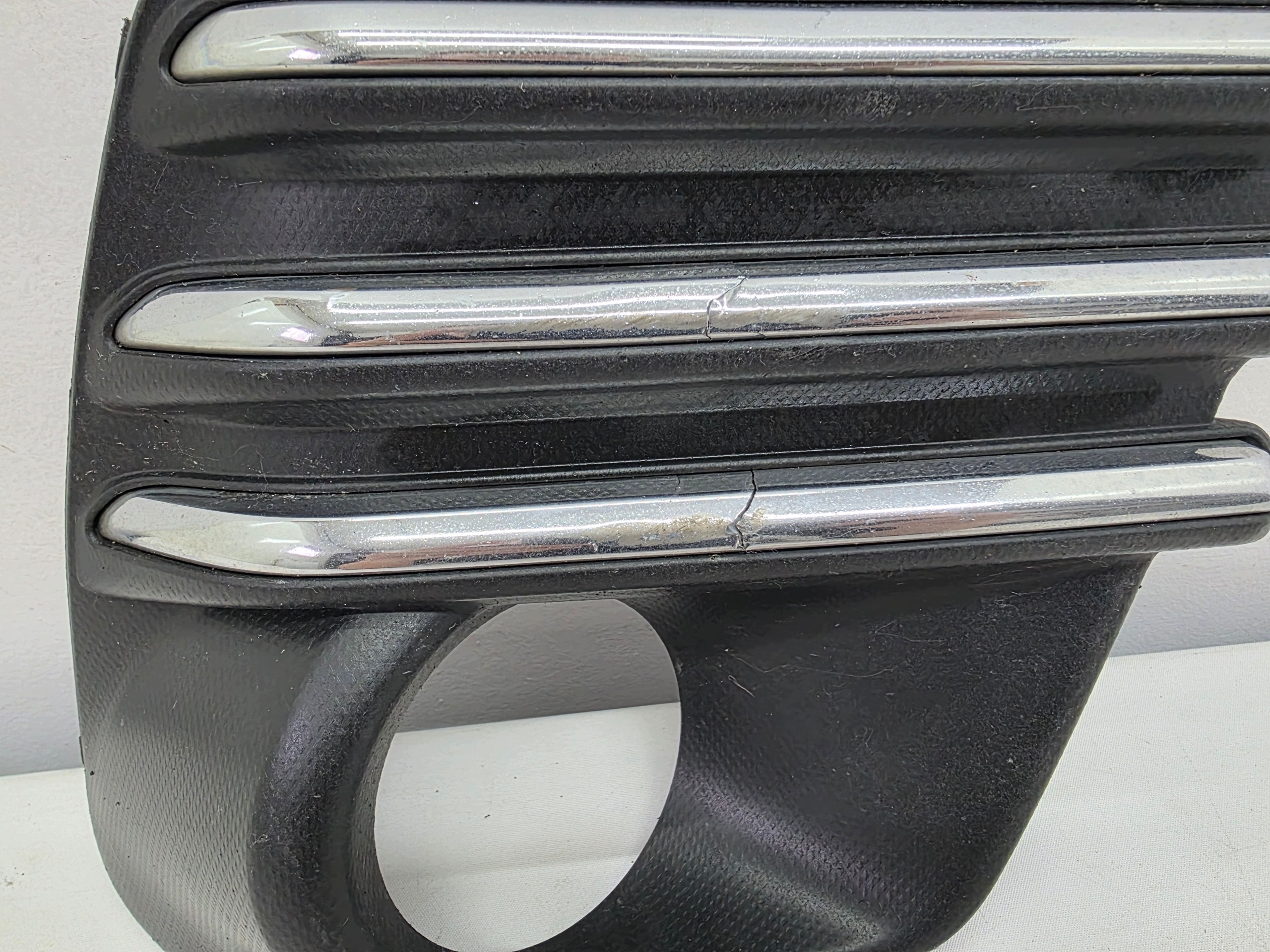 SUBARU FORESTER 5 V LIFT 22- grid of a bumper right front original