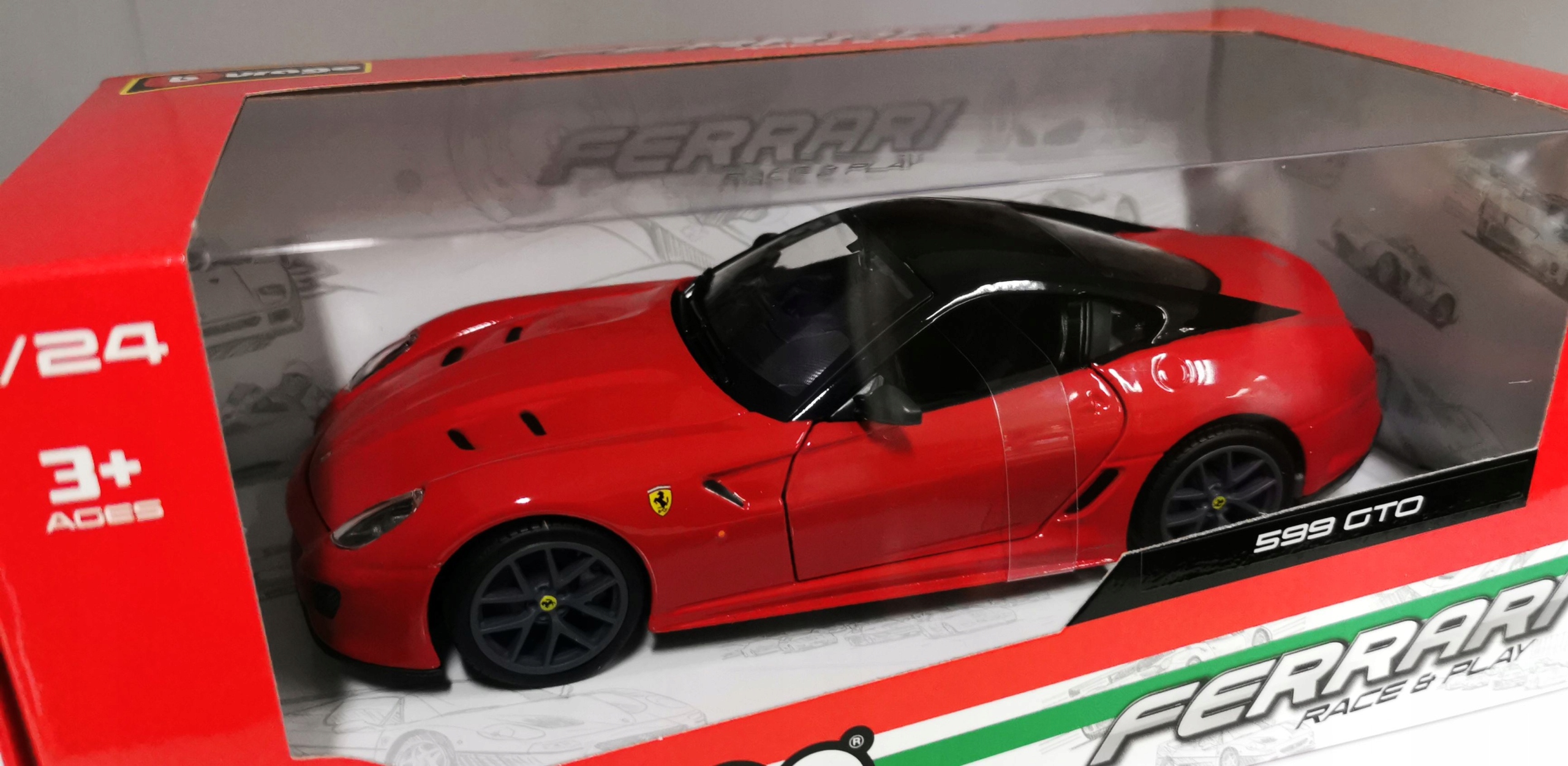 

Bburago 1:24 Ferrari 599 Gto Red Nowy
