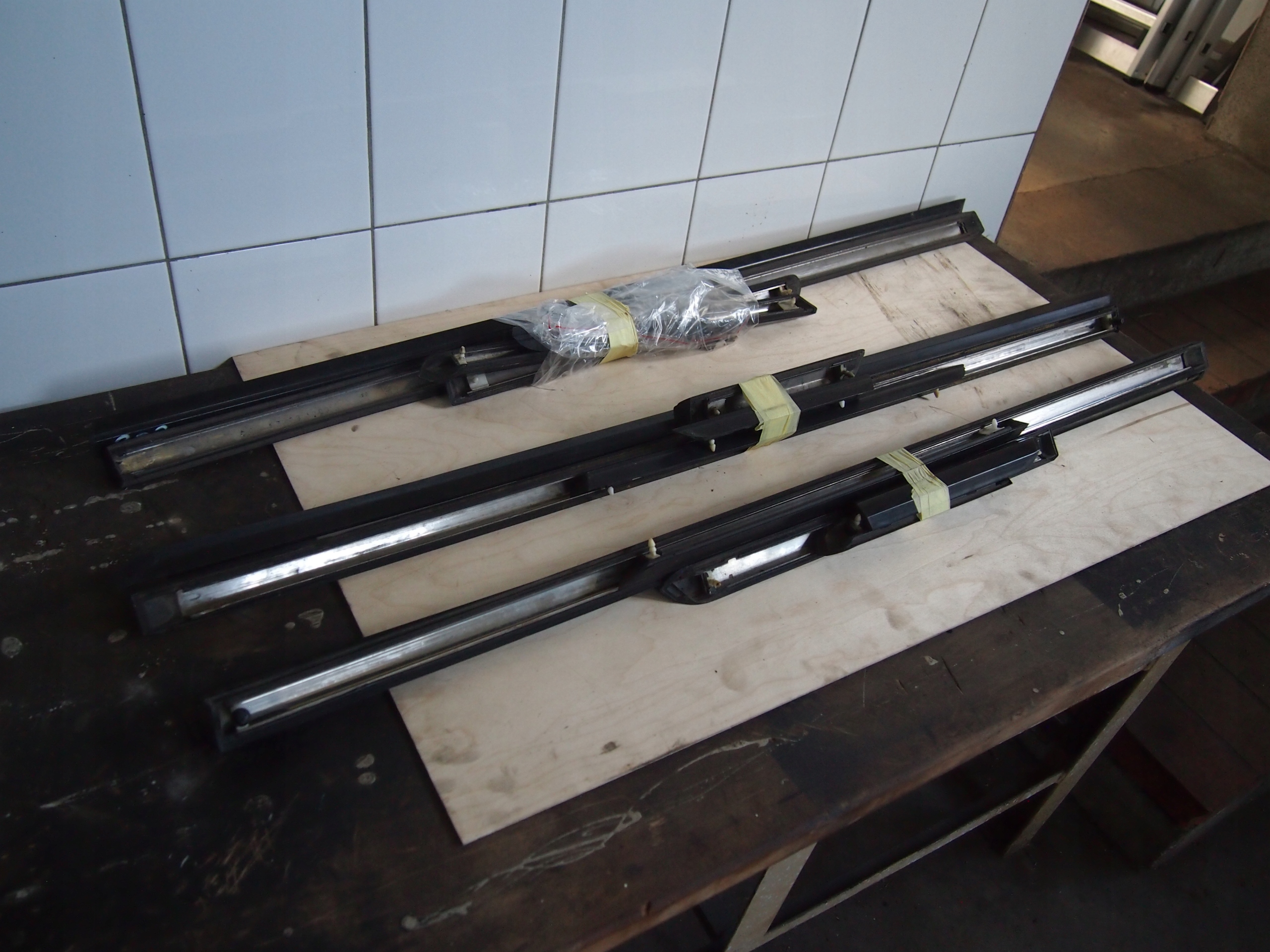 BMW E30 Coupe Listwa boczna komplet 6 szt