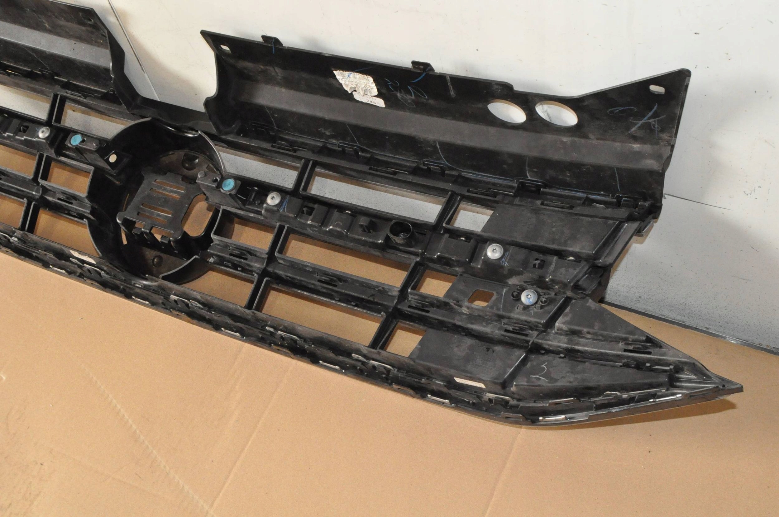 VW Tiguan Kühlergrill FRONTGRILL Kühlergitter 5NN853653E - Thumbnail 6