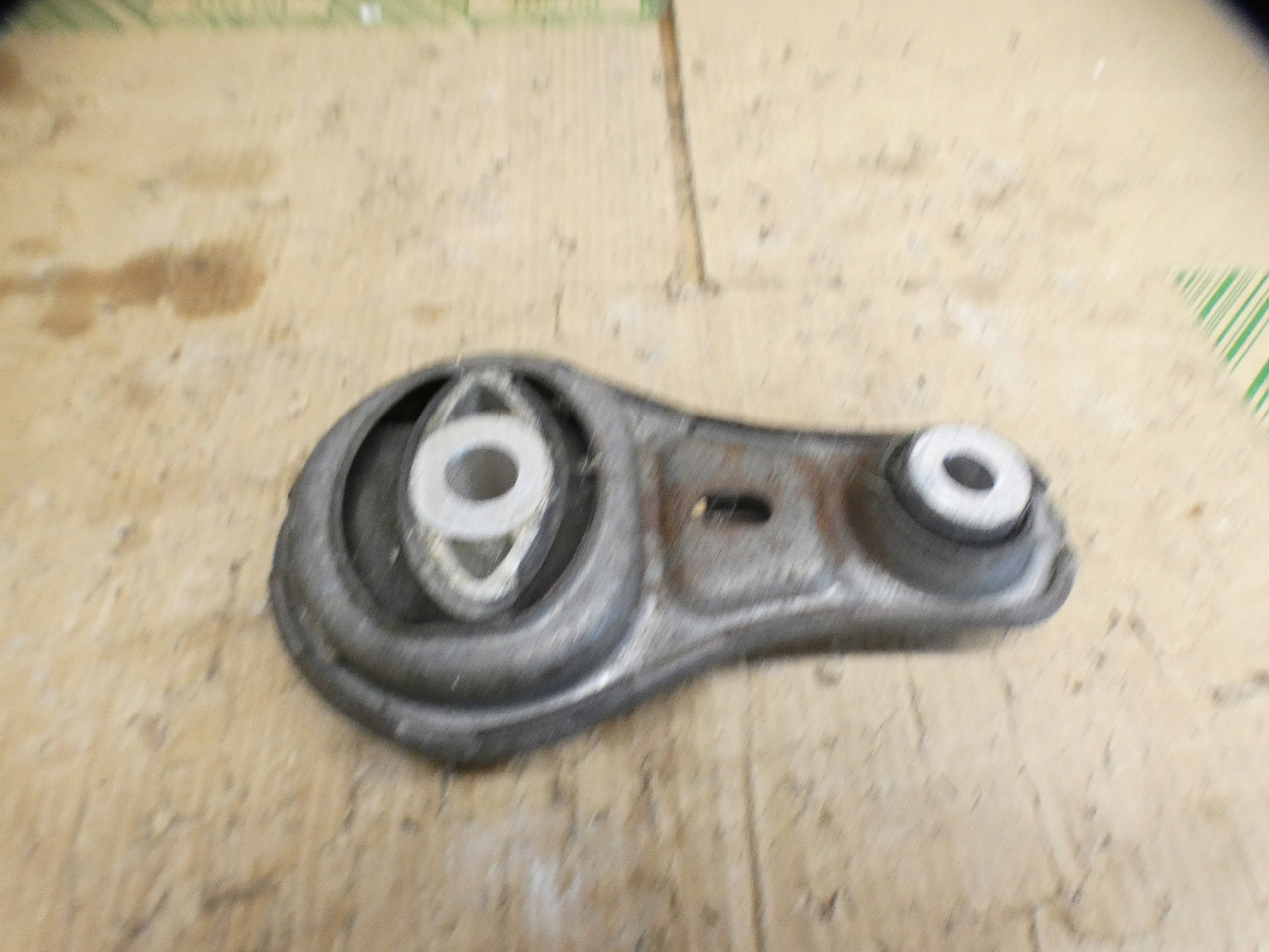 2011 Renault Trafic II (X83) engine mount 8200675206