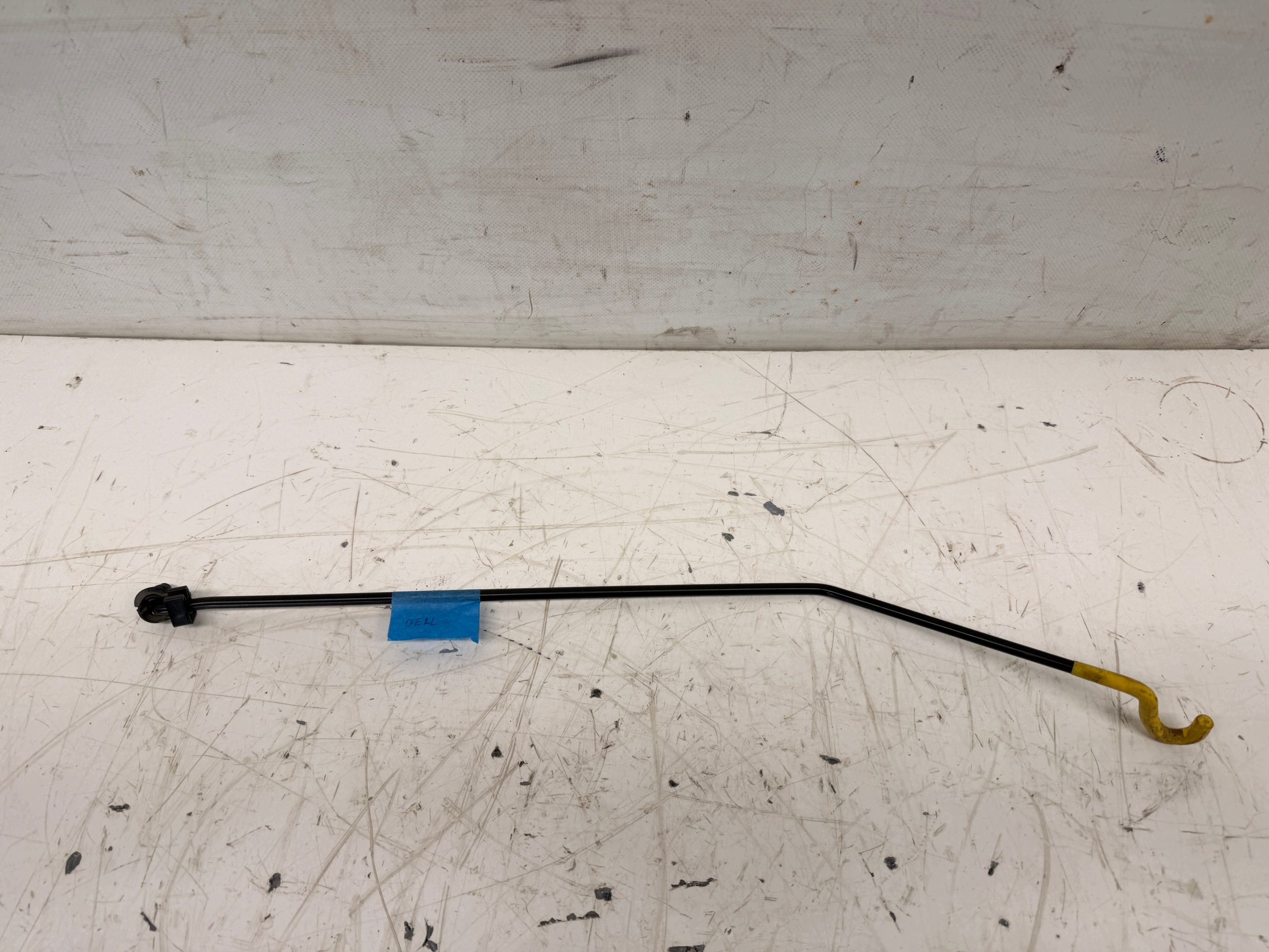 Citroen Berlingo IV podporka Support plaque kijek du capot