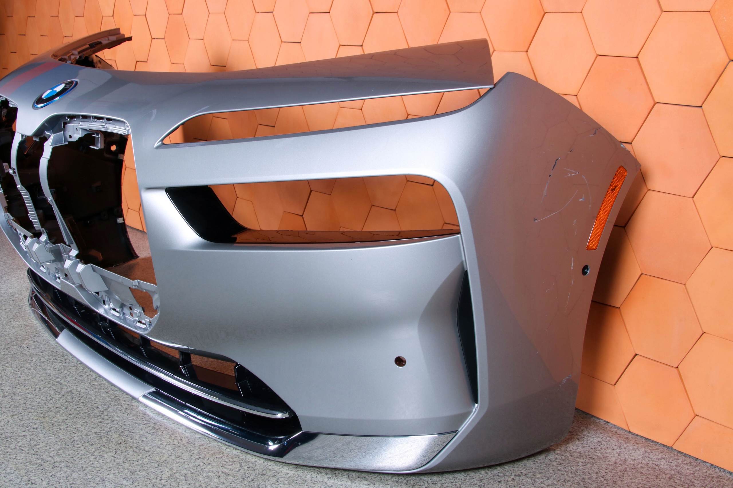 BMW 7 G70 i7 bumper front front USA colour C67