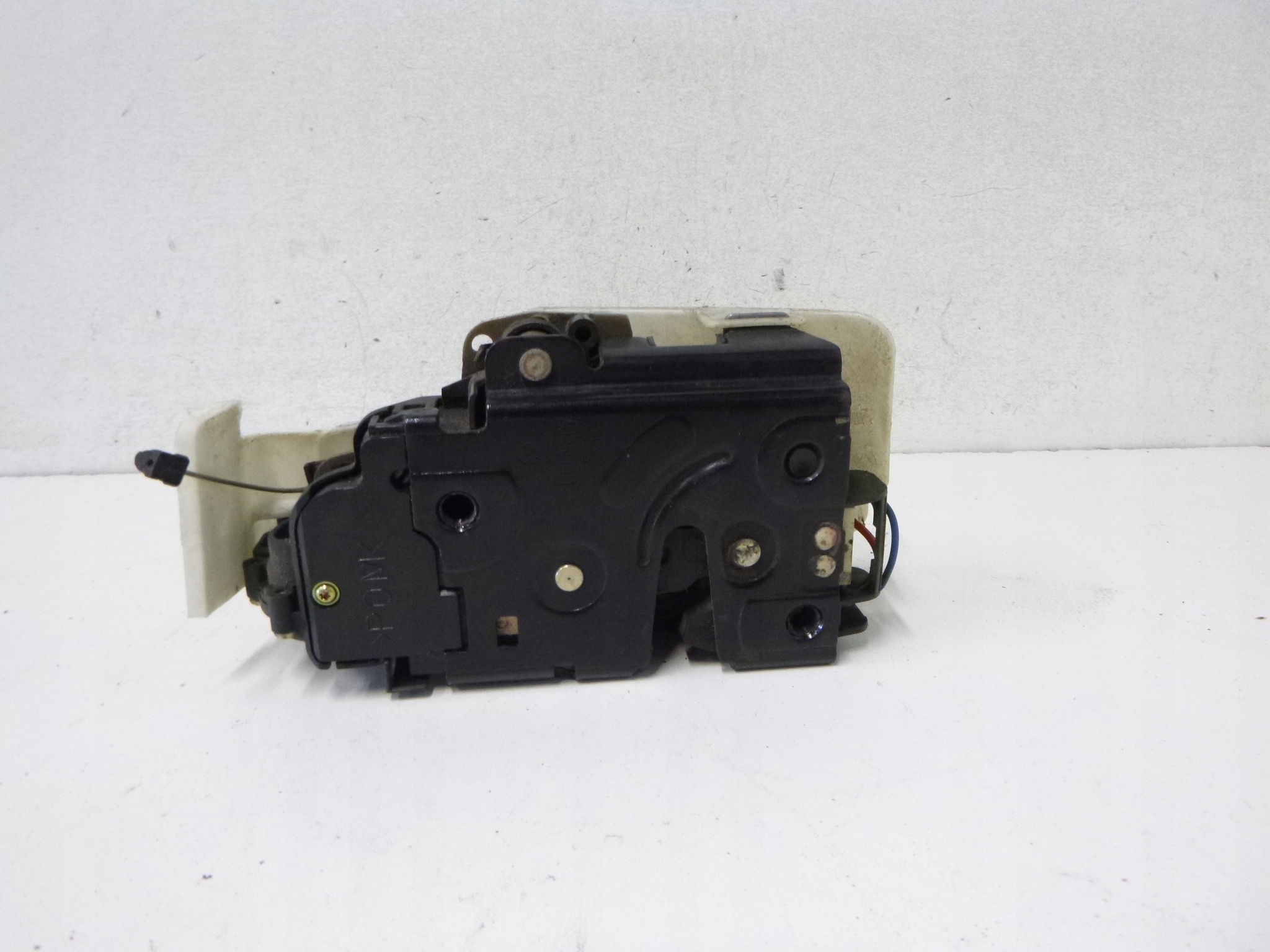 lock door front right Volkswagen Touran 1T1 8 PIN