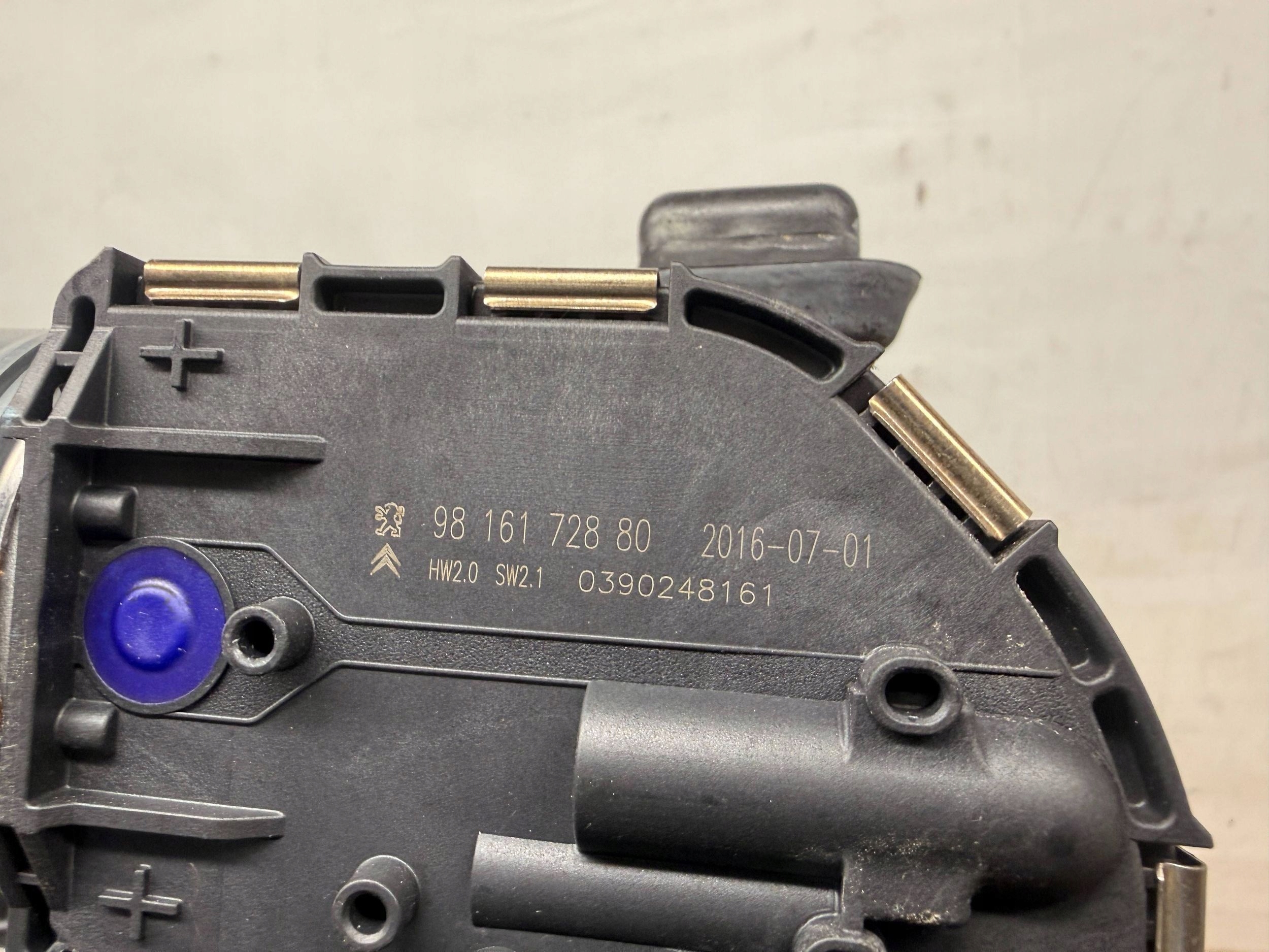 C4 Picasso II wiper mechanism right front 9816172880