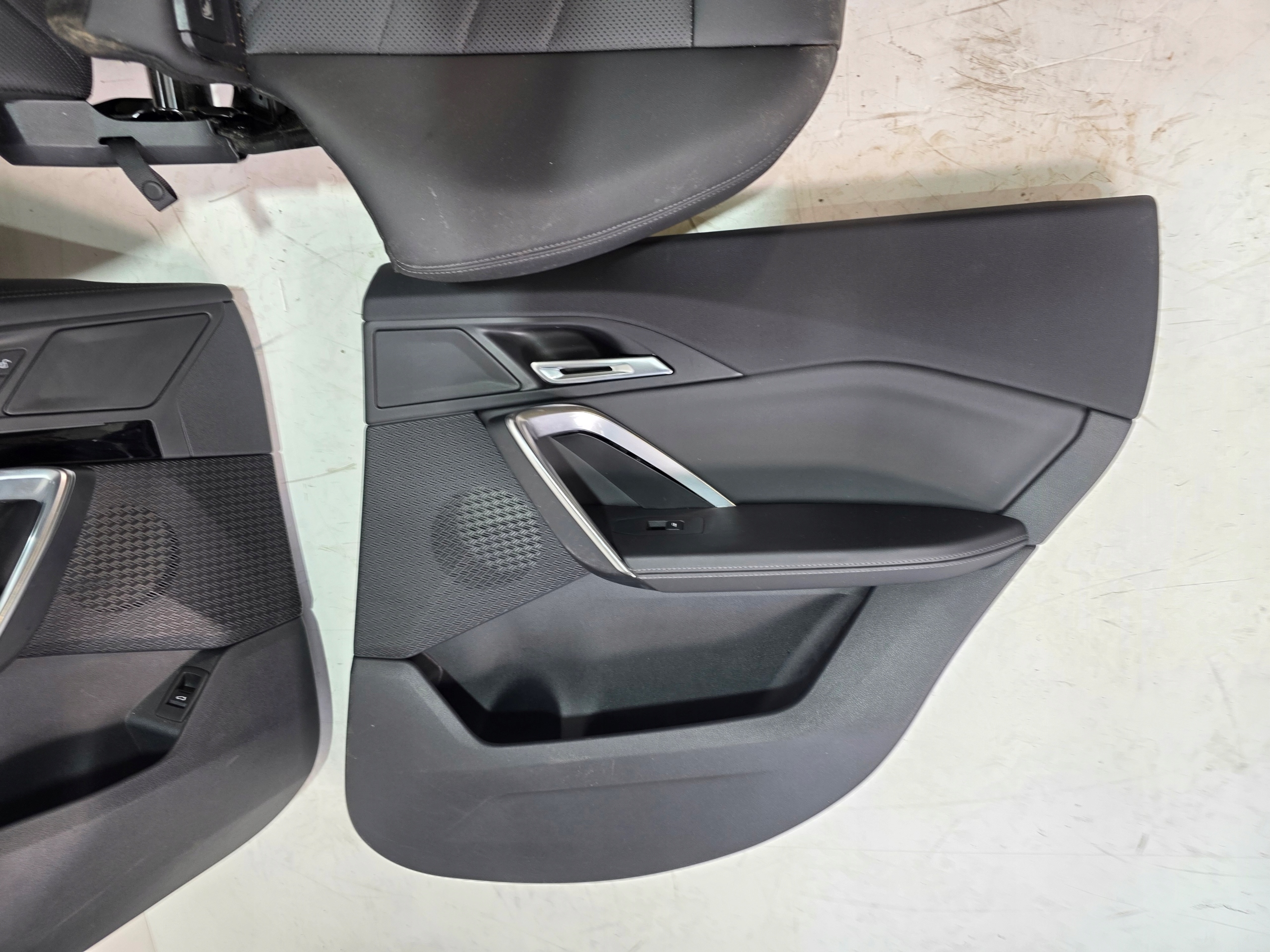 Sitze innere BMW X1 U11 Leder