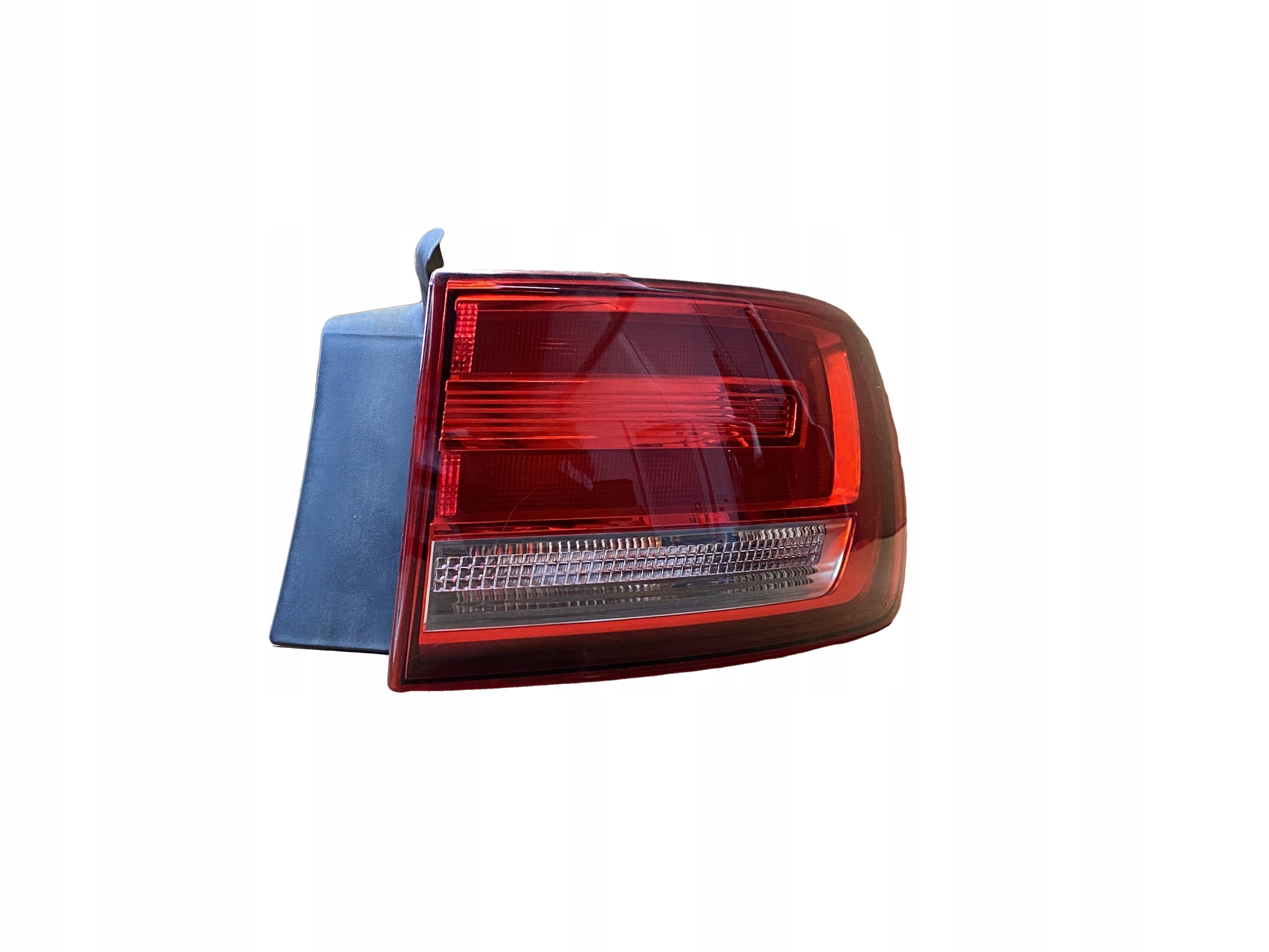 AUDI A4 8W B9 KOMBI light right rear part 8W9945070