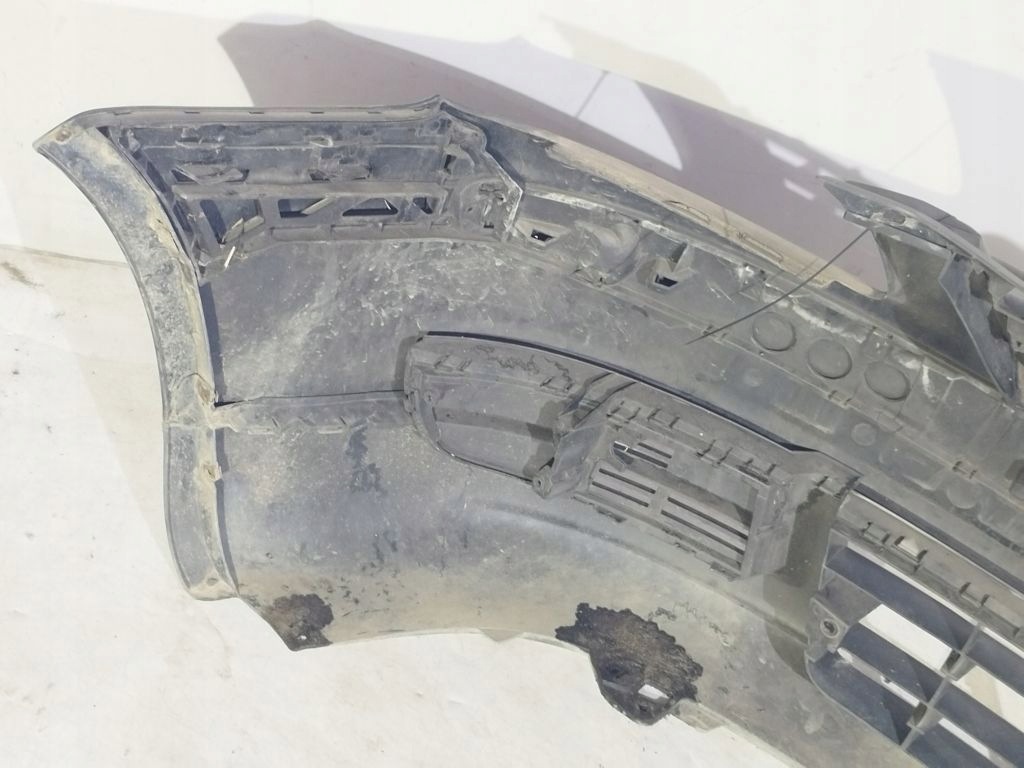 VW Touran a nárazník předek přední