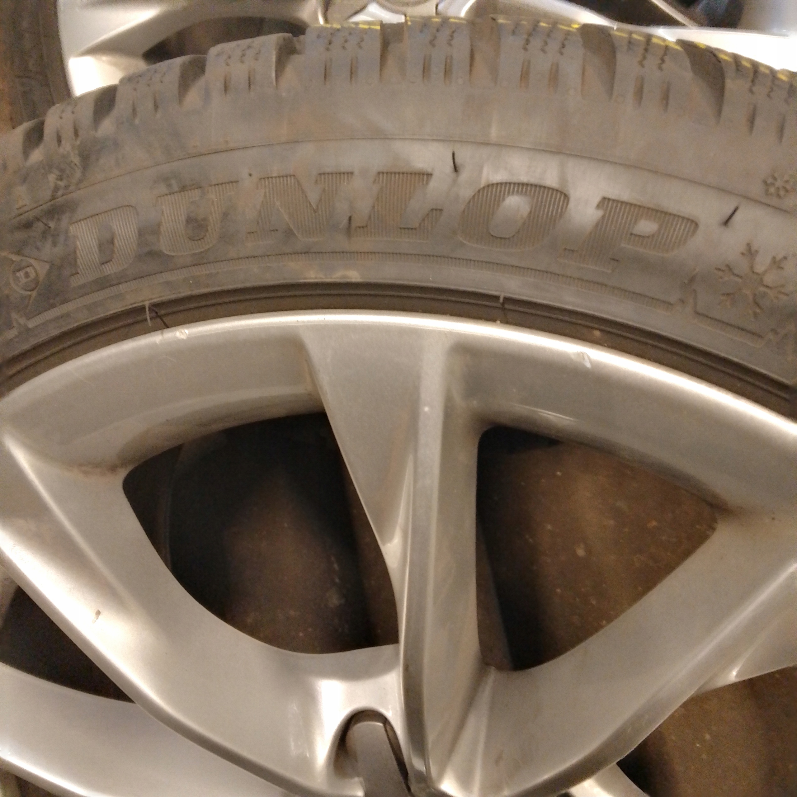 2 OPONY ZIMOWE 245/40R18 97V XL DUNLOP WINTER SPORT 5 R.2016 8mm Klasa premium