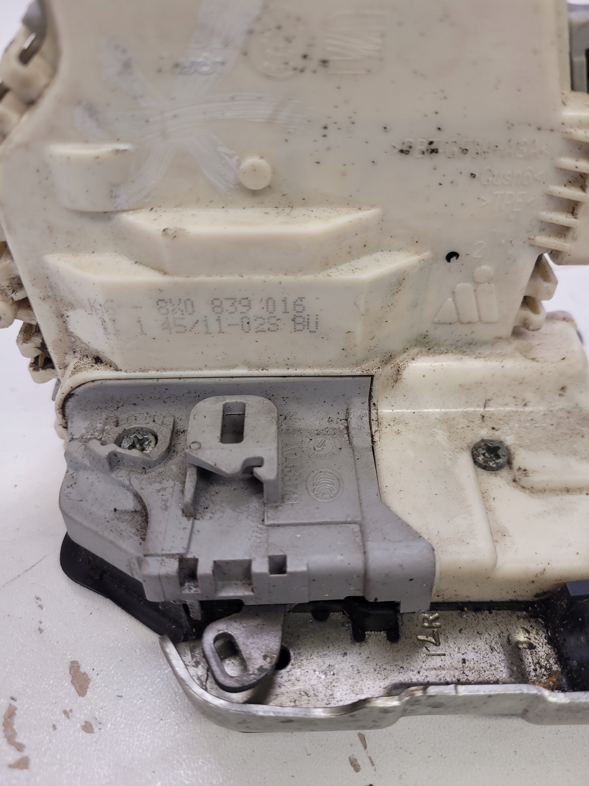 lock door left rear part AUDI A1 8X0839016 6-PIN