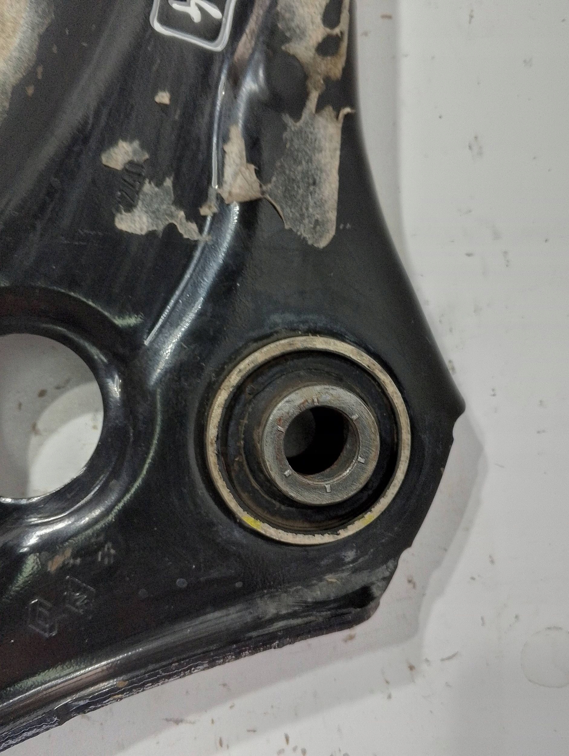 Renault Megane IV arm front right D4440R (Q544)