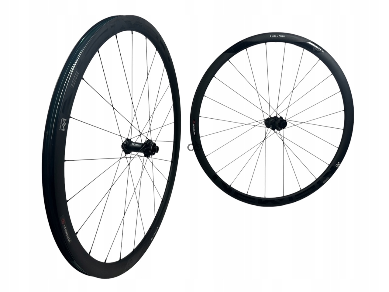 Kola Newmen R 32 Sl Evolution Dt Swiss New 370 Disc 1810g Černá