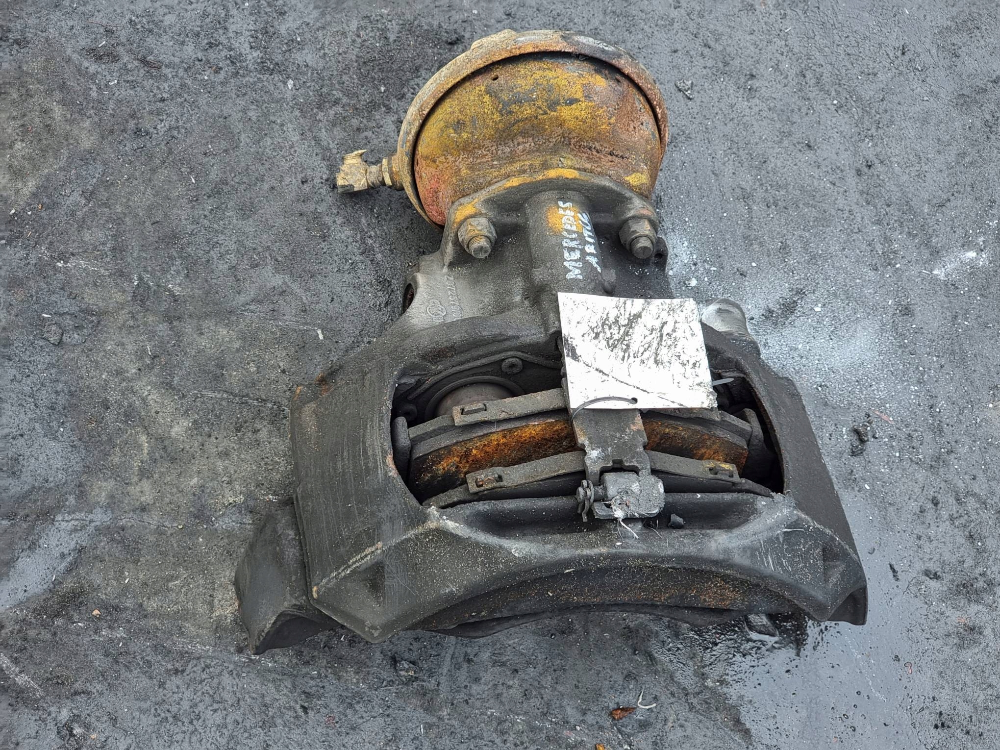 caliper brake front left A0044208083 MERCEDES ACTROS 1824