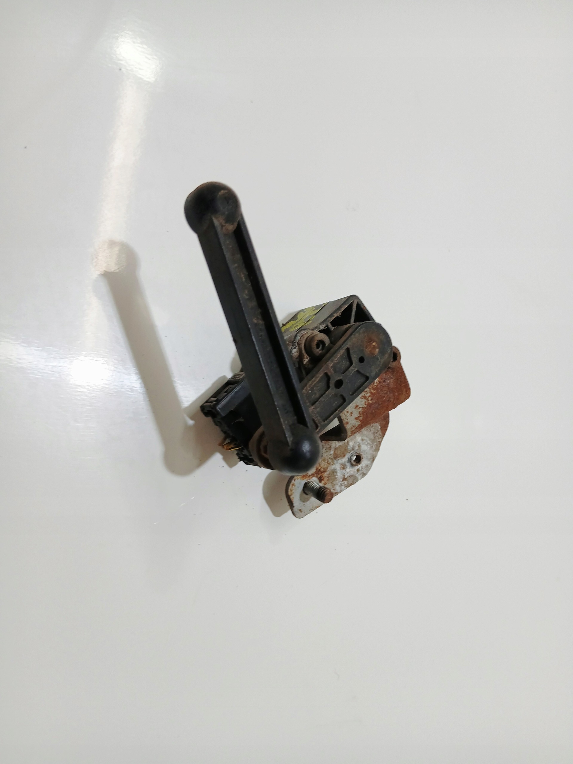 sensor leuchtweitenregulierung leuchten rechts heck BMW E61 OE 6784700 (0000484)