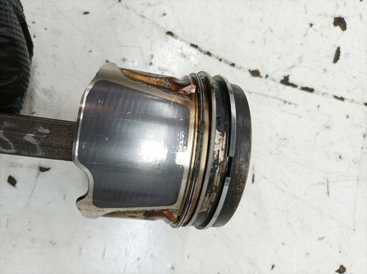 Piston Bielle 04108 2.0 DCI Renault Laguna III (2007- )