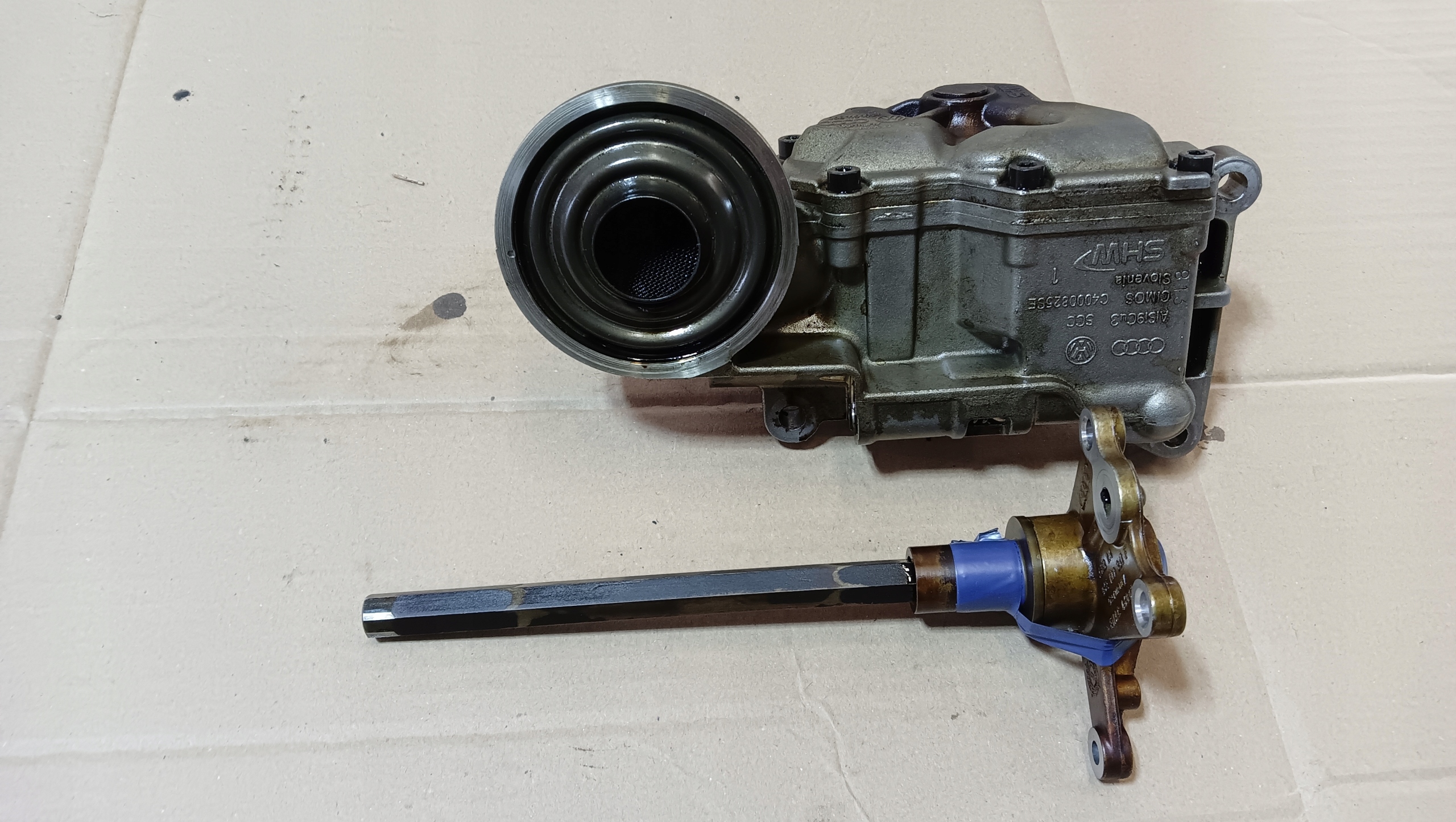 AUDI A6 C6 POMPA OLEJU WAŁEK NAPĘDU 3.2 FSI V6 AUK 04-08