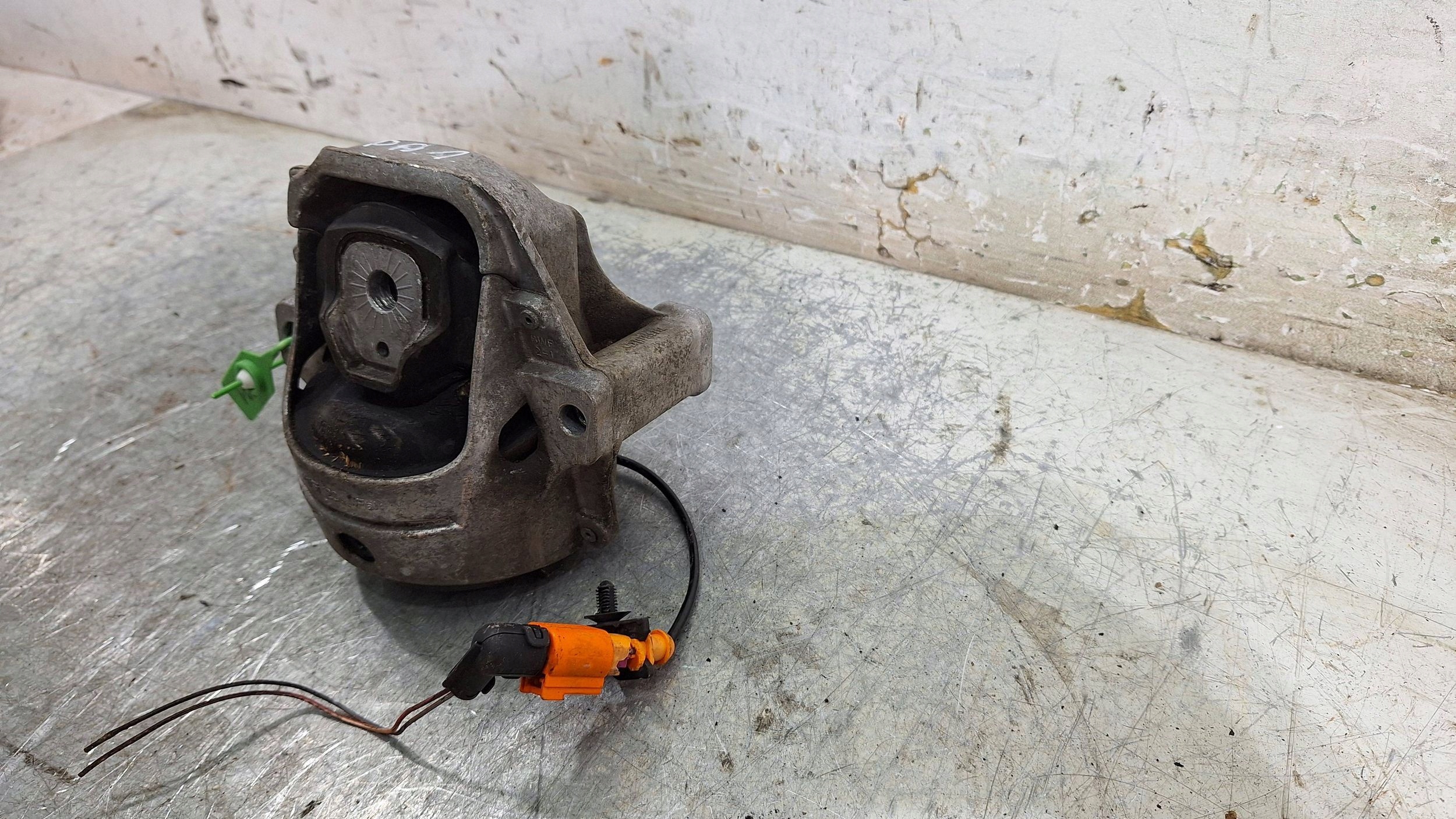 engine mount 8R0199381 AUDI A4 B8 A5 8T Q5 8R