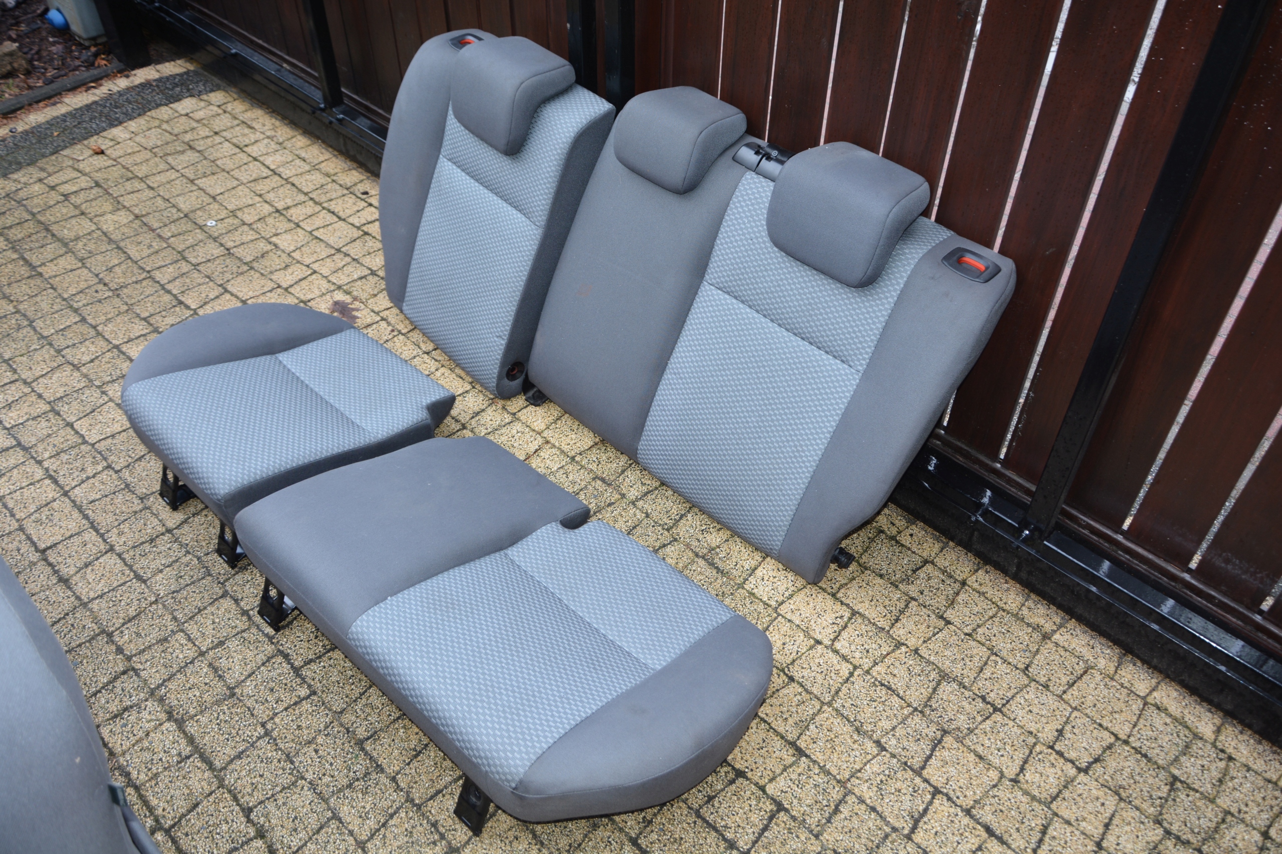 кресла диван FORD Focus MK2 5D