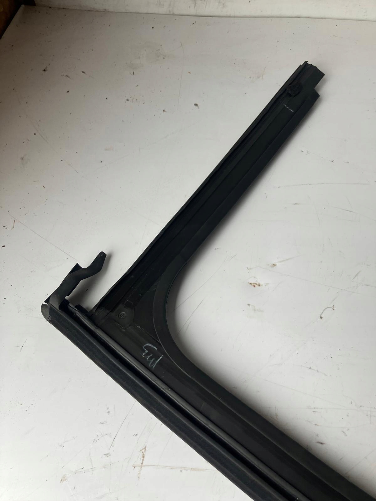 frame gasket door left rear part PEUGEOT 208 CHROM