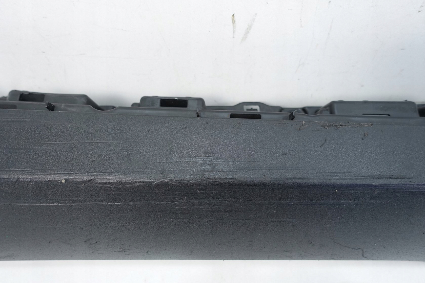 cap moulding threshold right TESLA S 6005875-00-G