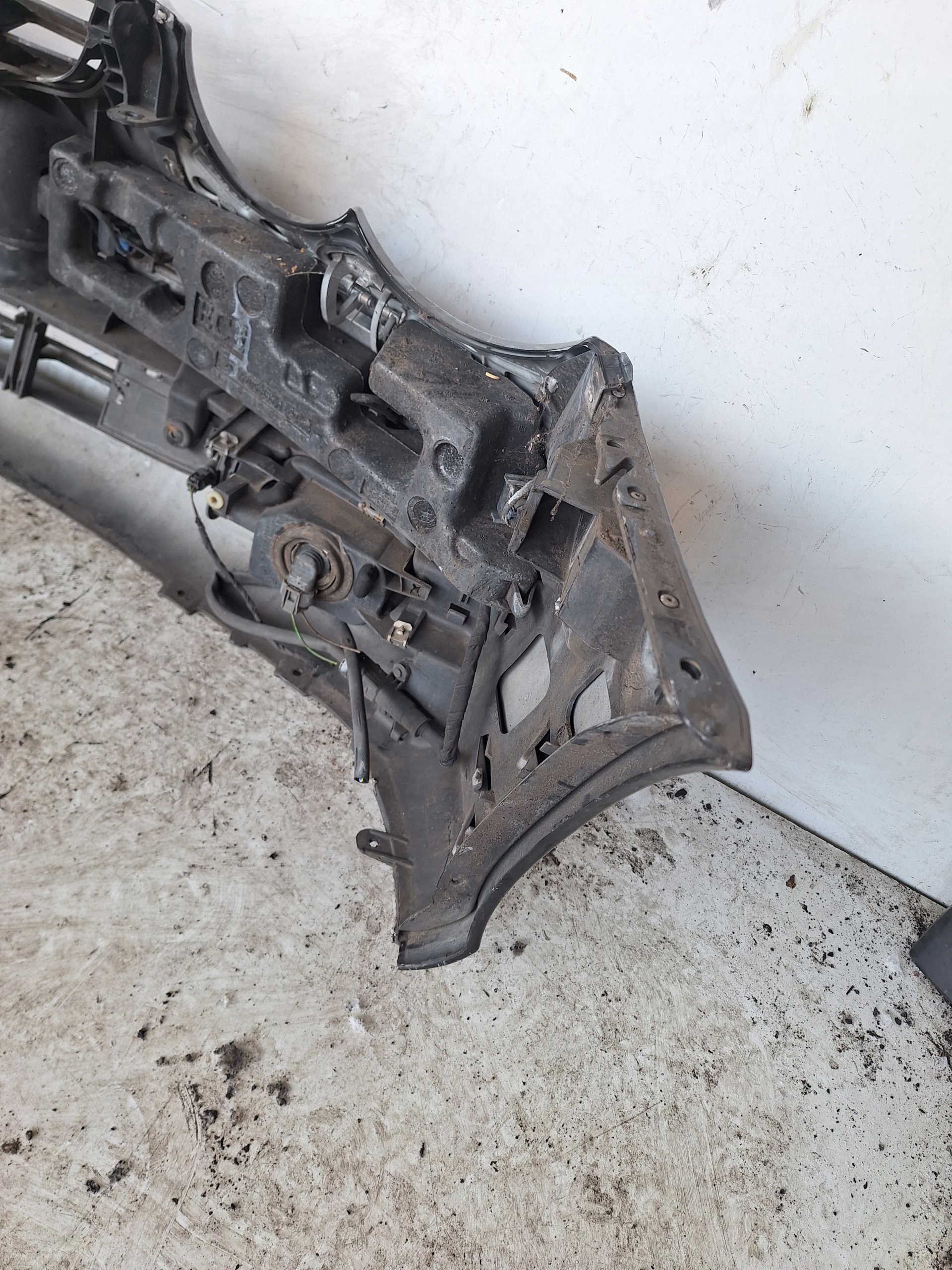MERCEDES CLK W209 02-06 bumper XENON + PDC