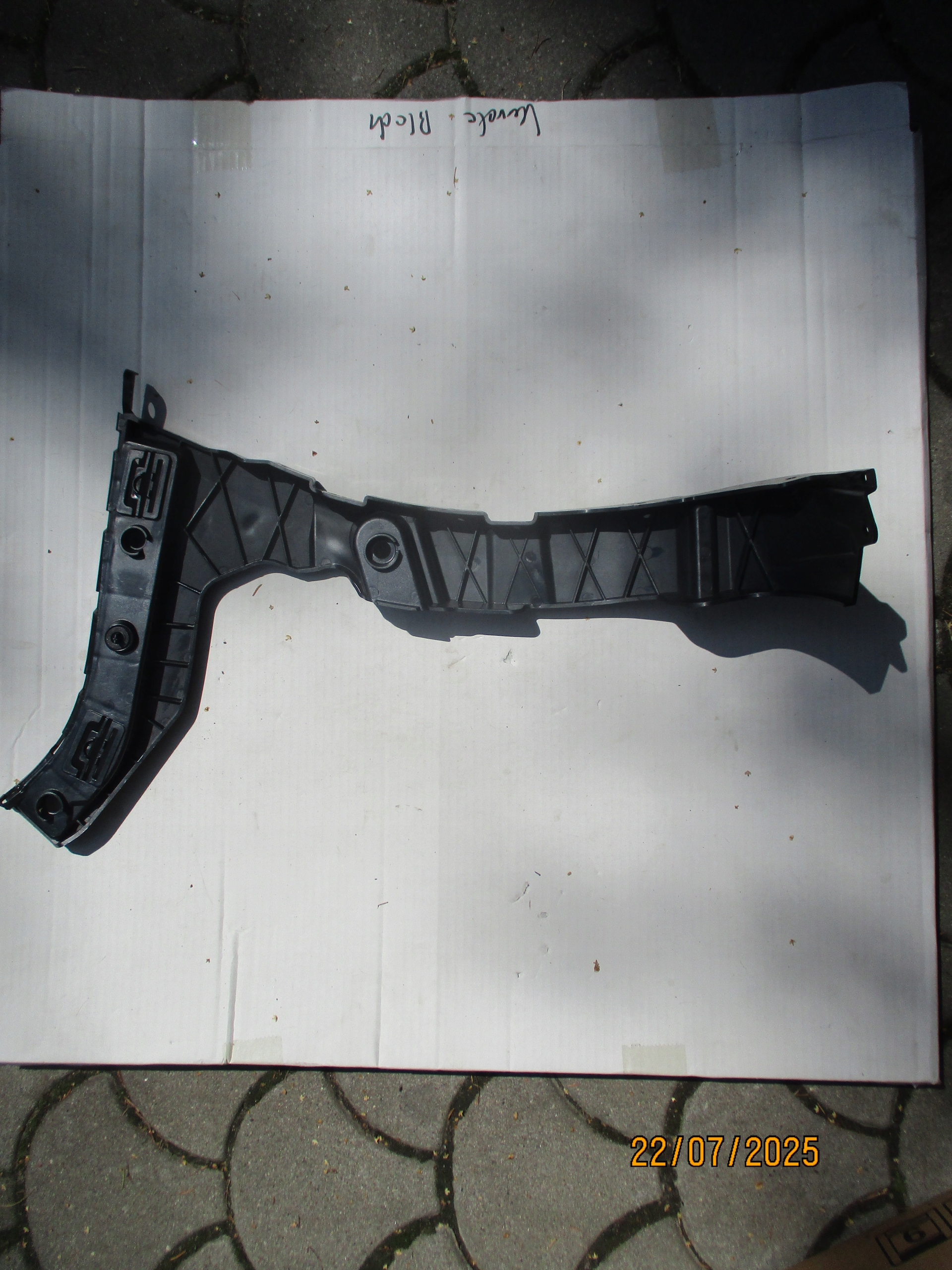B KLASA W247 support holder bumper left rear part original A2478850400