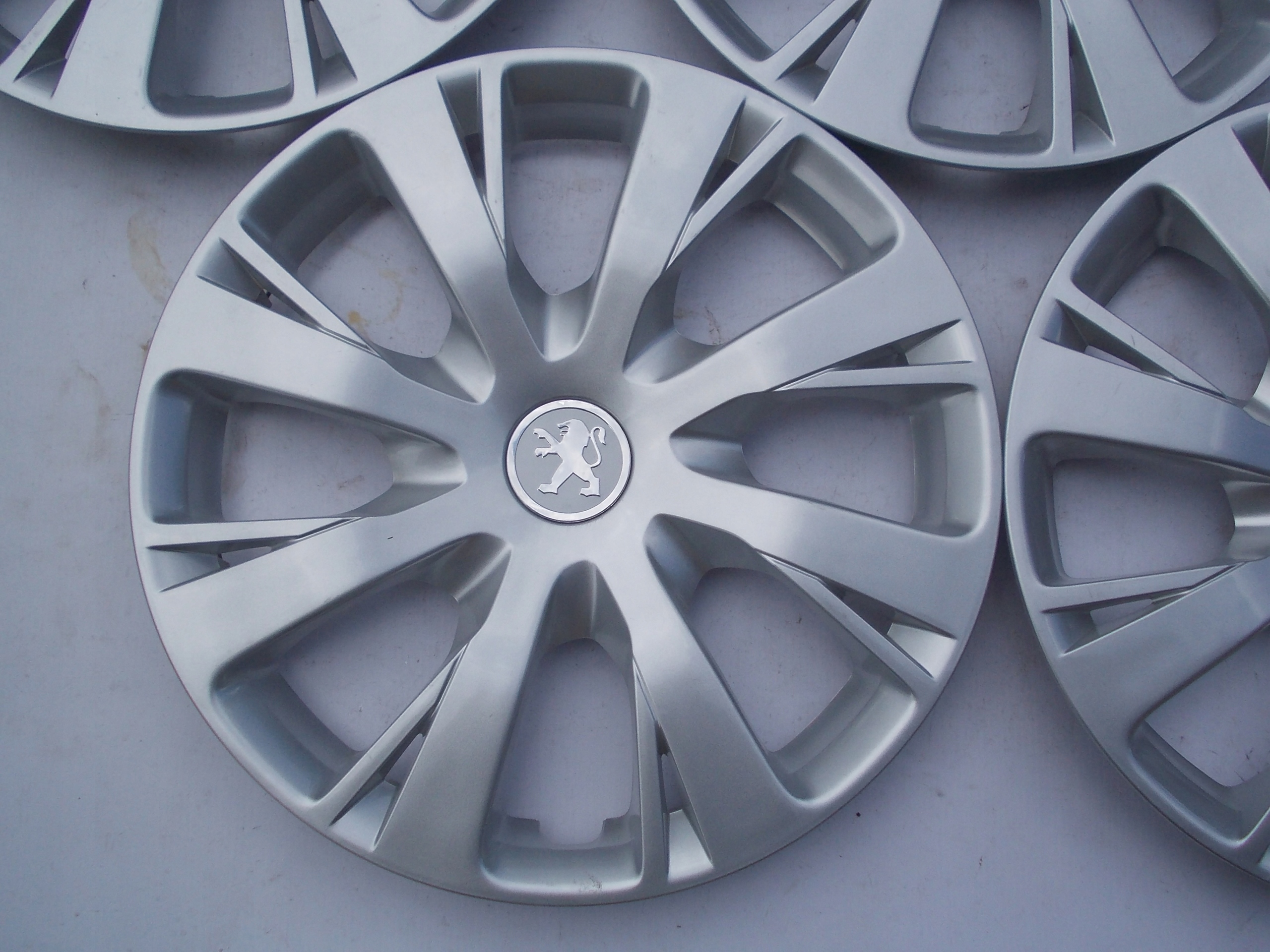 

Nowe Kołpaki Peugeot 208 2008 308 301 15 Oryginaln