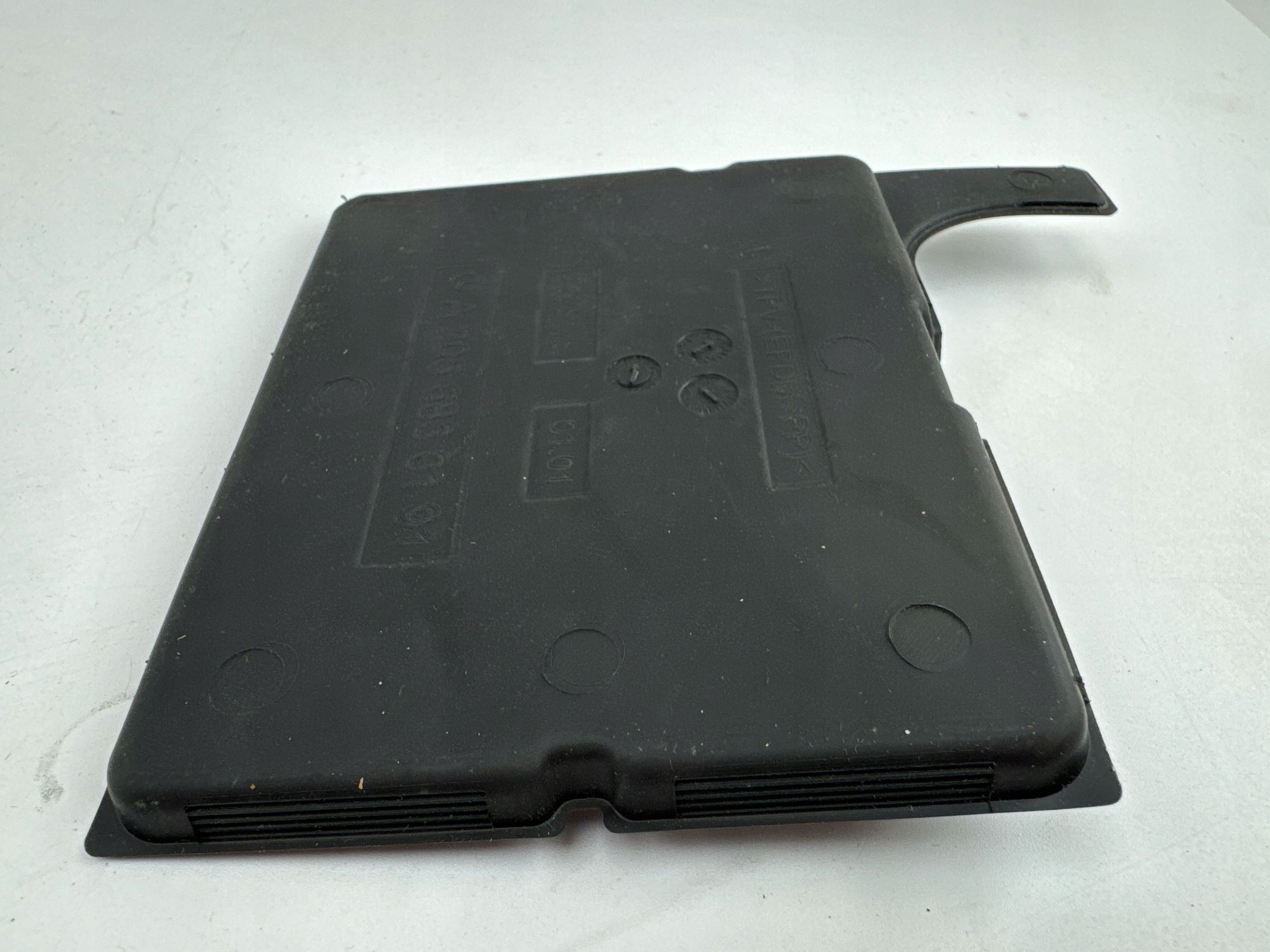 mercedes-benz EQC 2022 бардачок консоль средняя