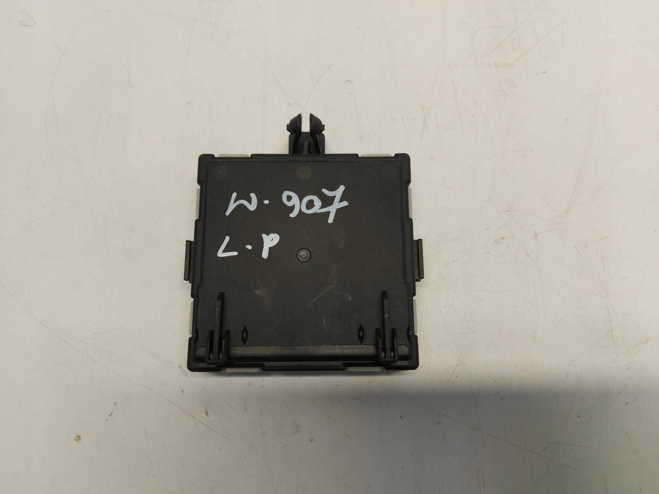 MERCEDES Sprinter W907 module control unit door A1679003811