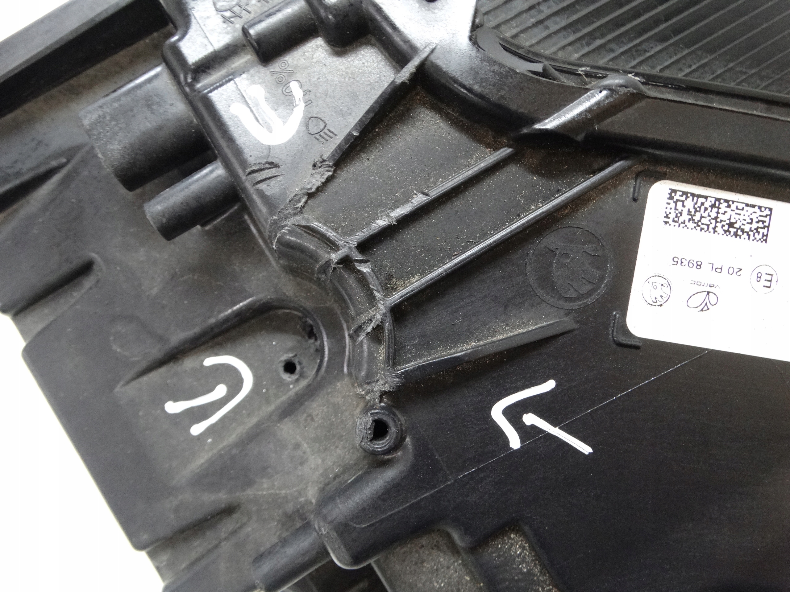 light REFLEKTOR left front SKODA KAROQ 57B941015B